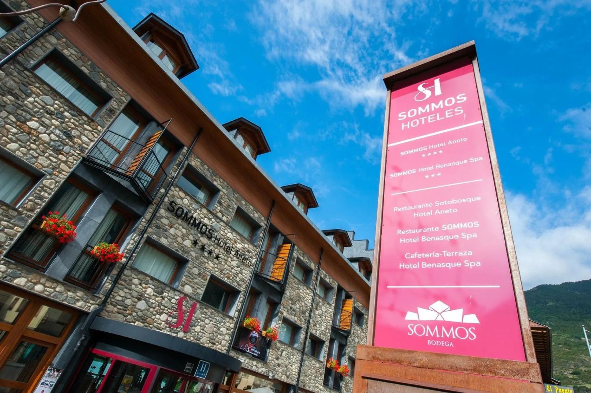 Property building in SOMMOS Hotel Aneto