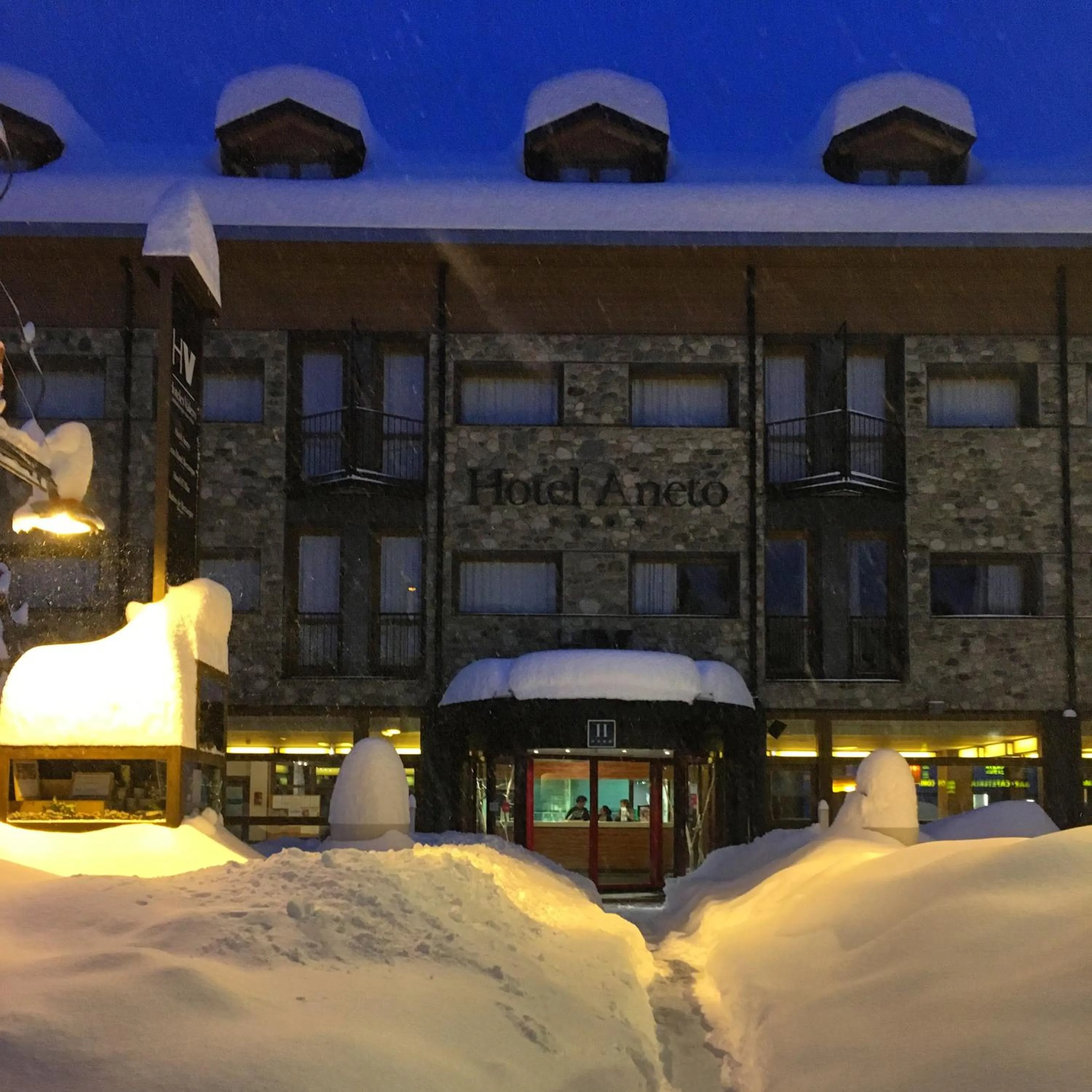 Neighbourhood in SOMMOS Hotel Aneto