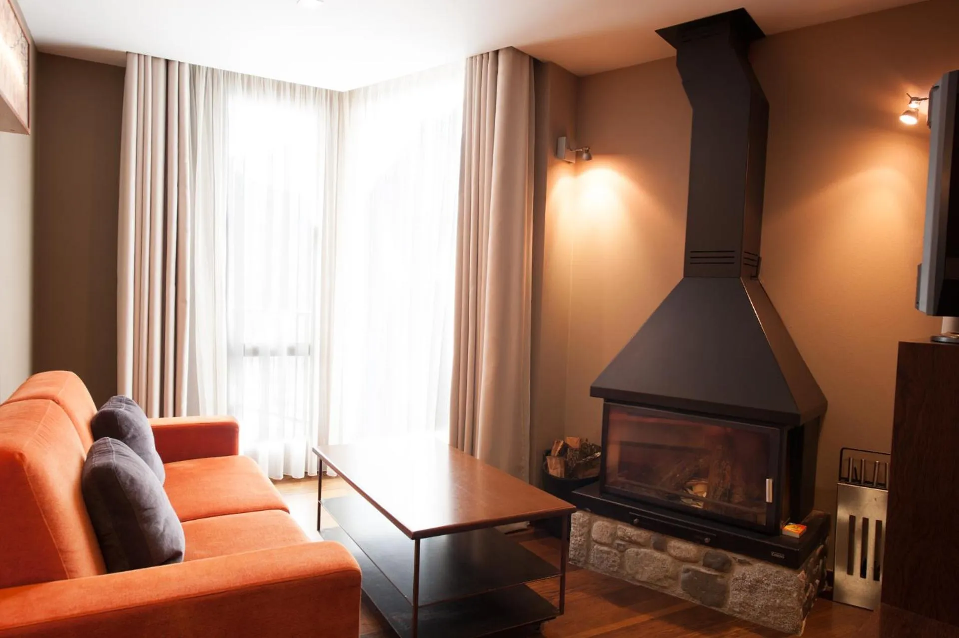 Seating area in SOMMOS Hotel Aneto