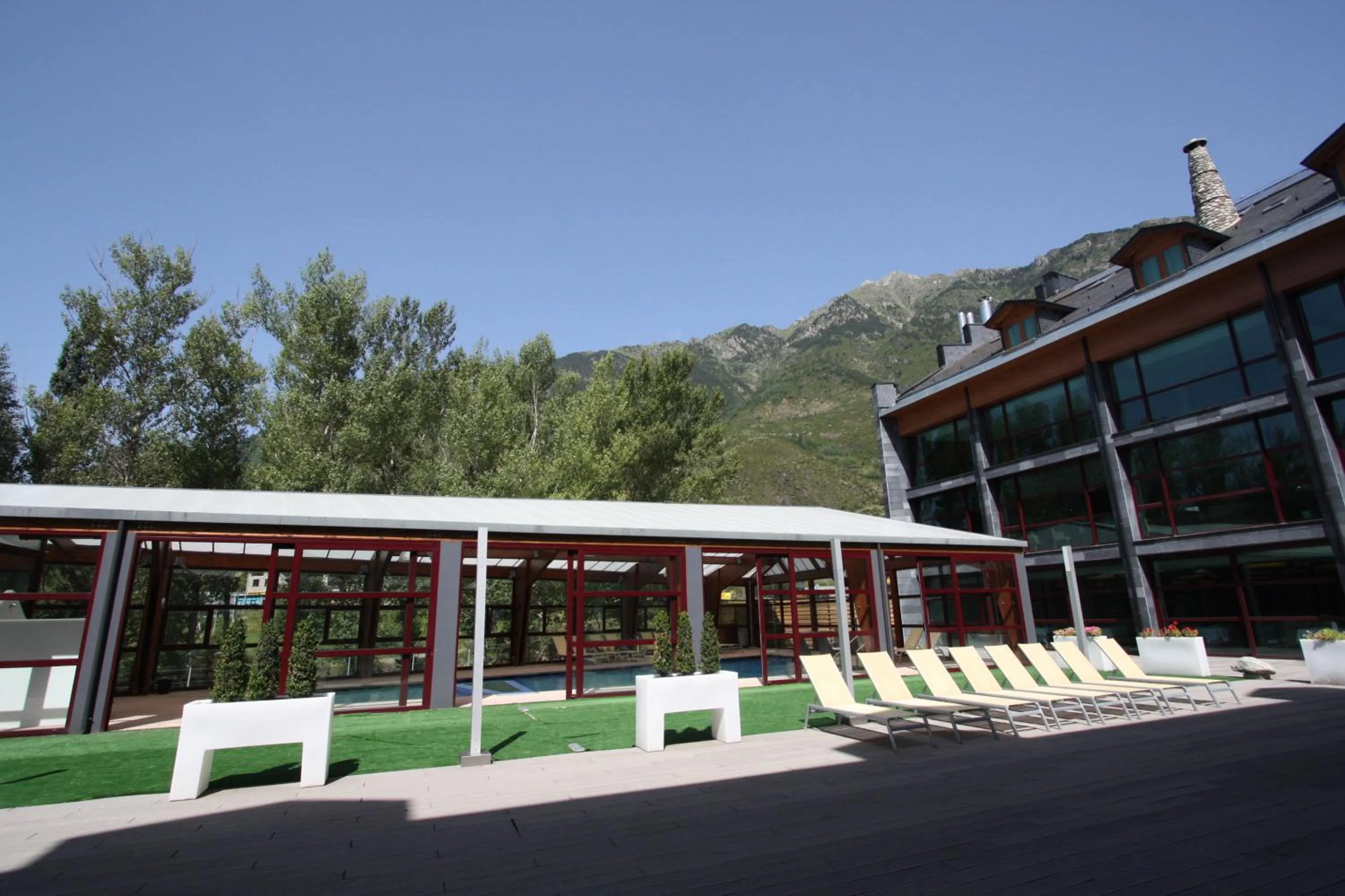 Property building in SOMMOS Hotel Aneto