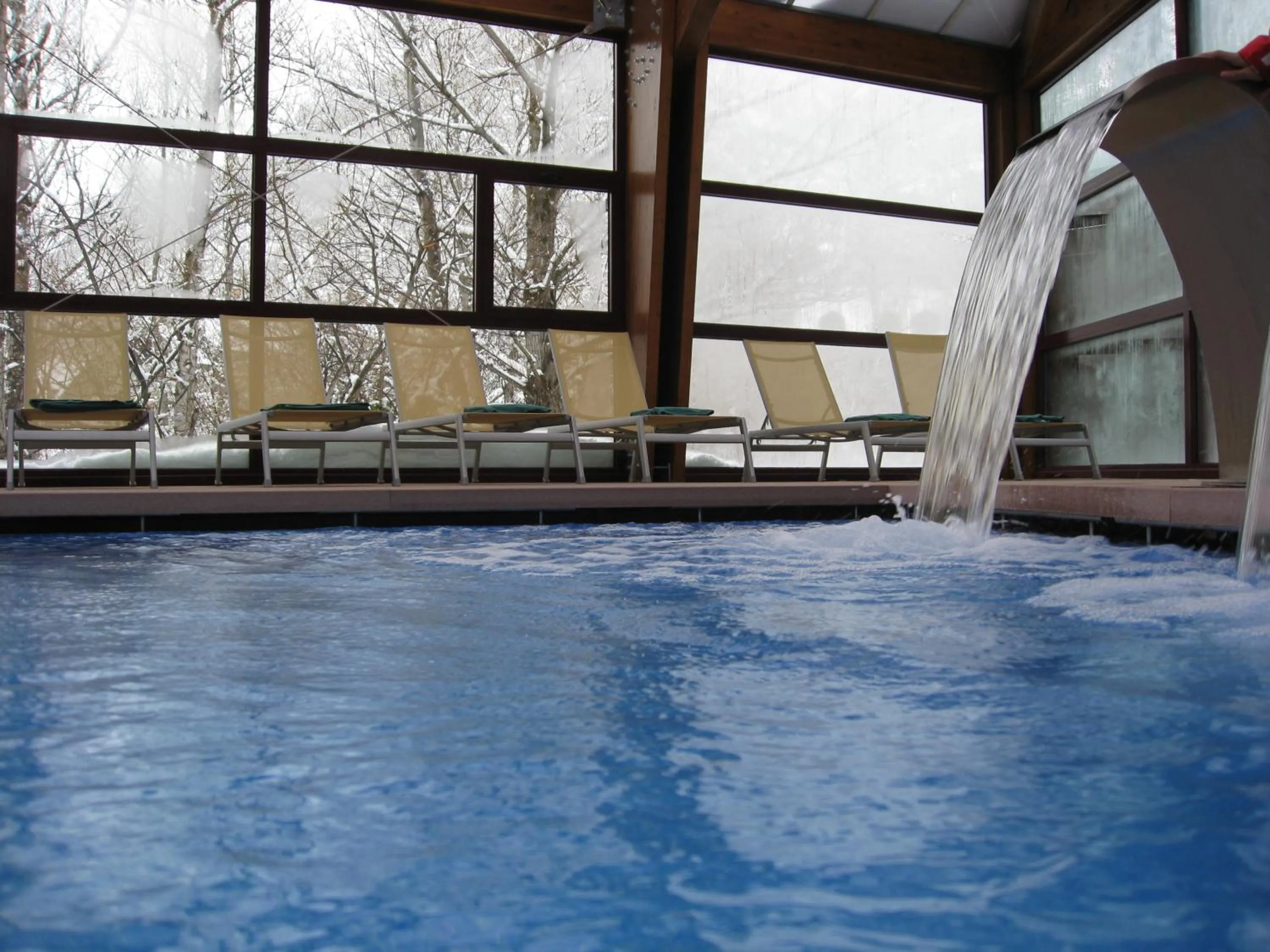 Swimming pool in SOMMOS Hotel Aneto