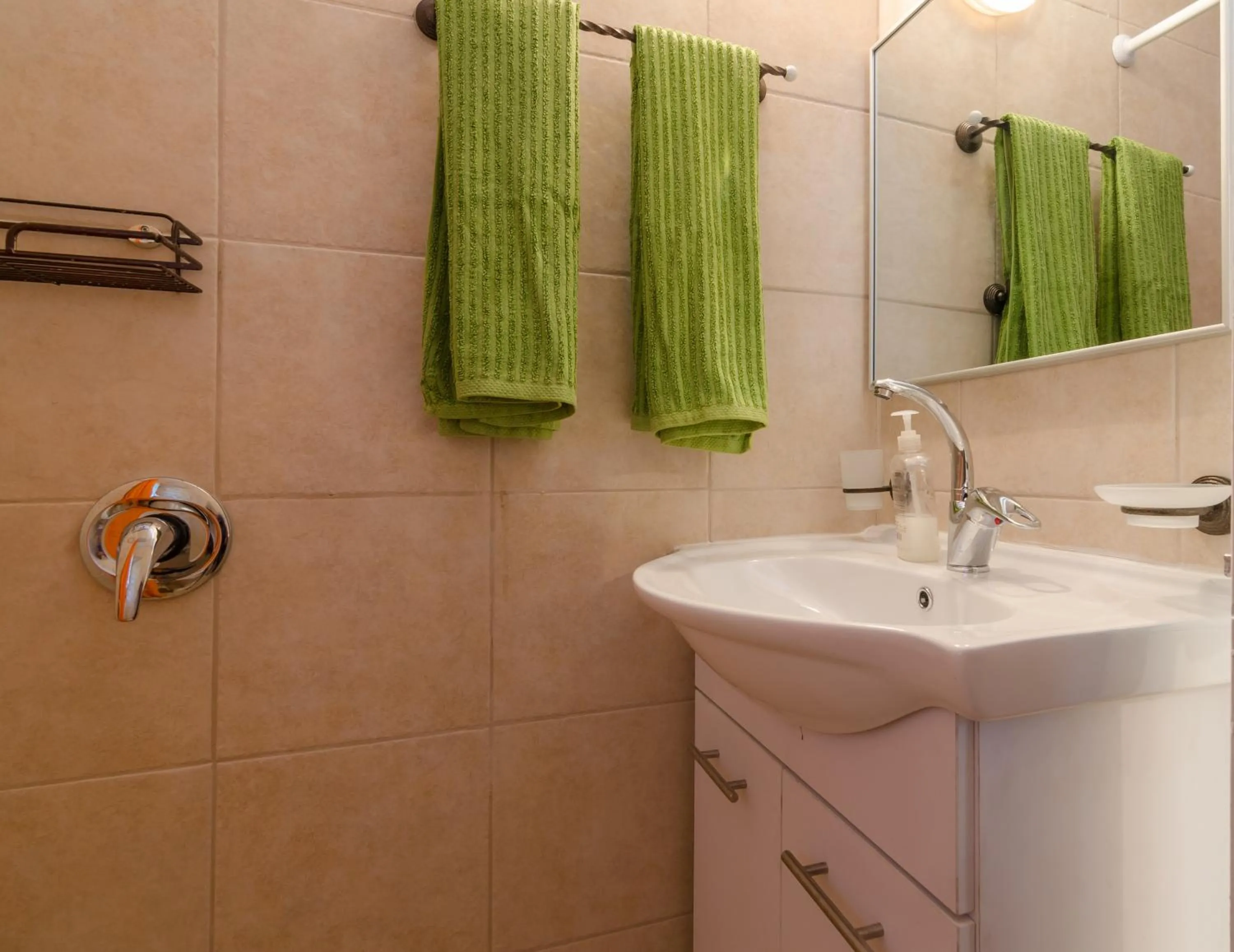 Bathroom in Orna's Corner
