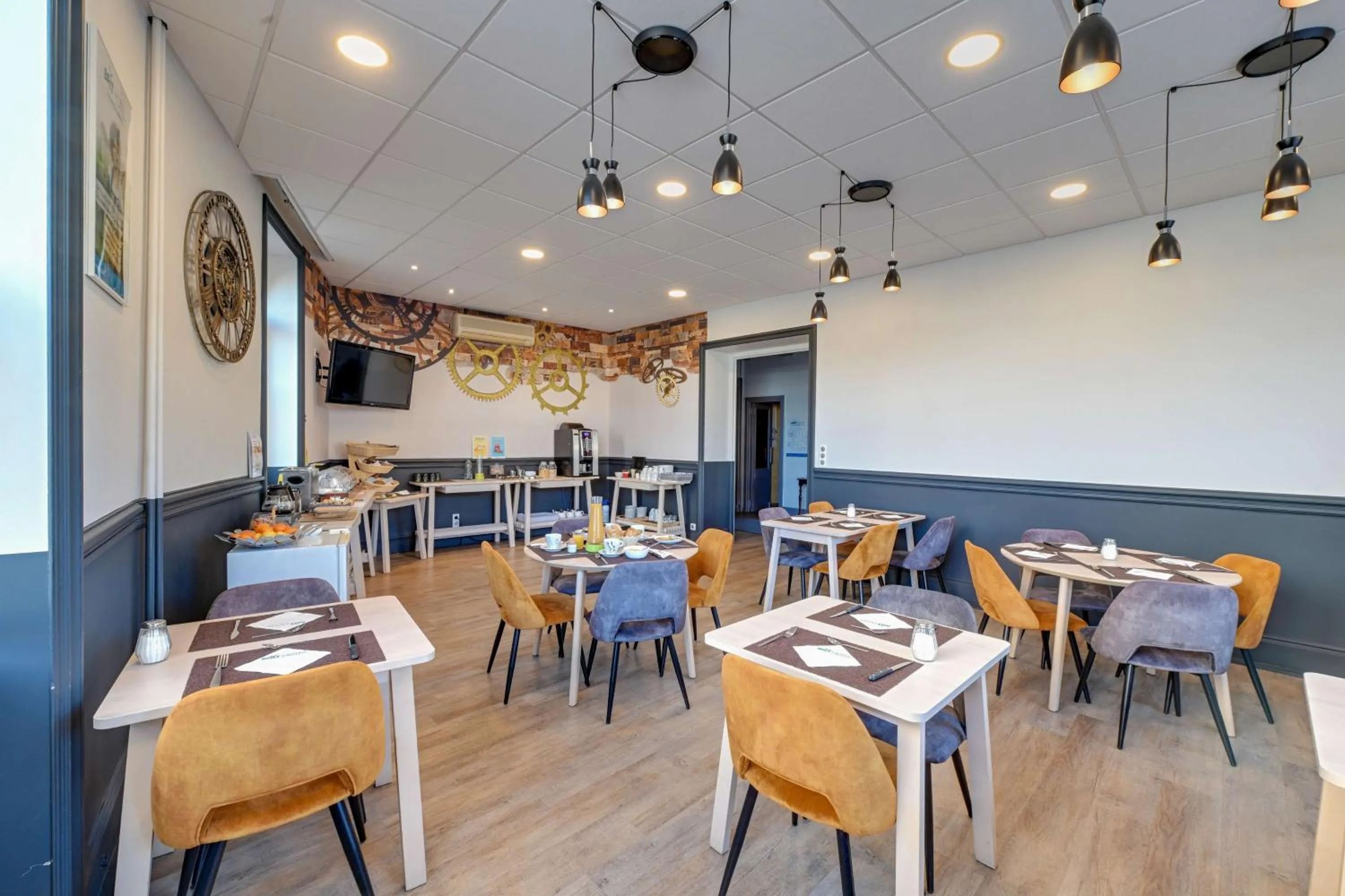 Breakfast in Brit Hotel Roanne - Le Grand Hôtel