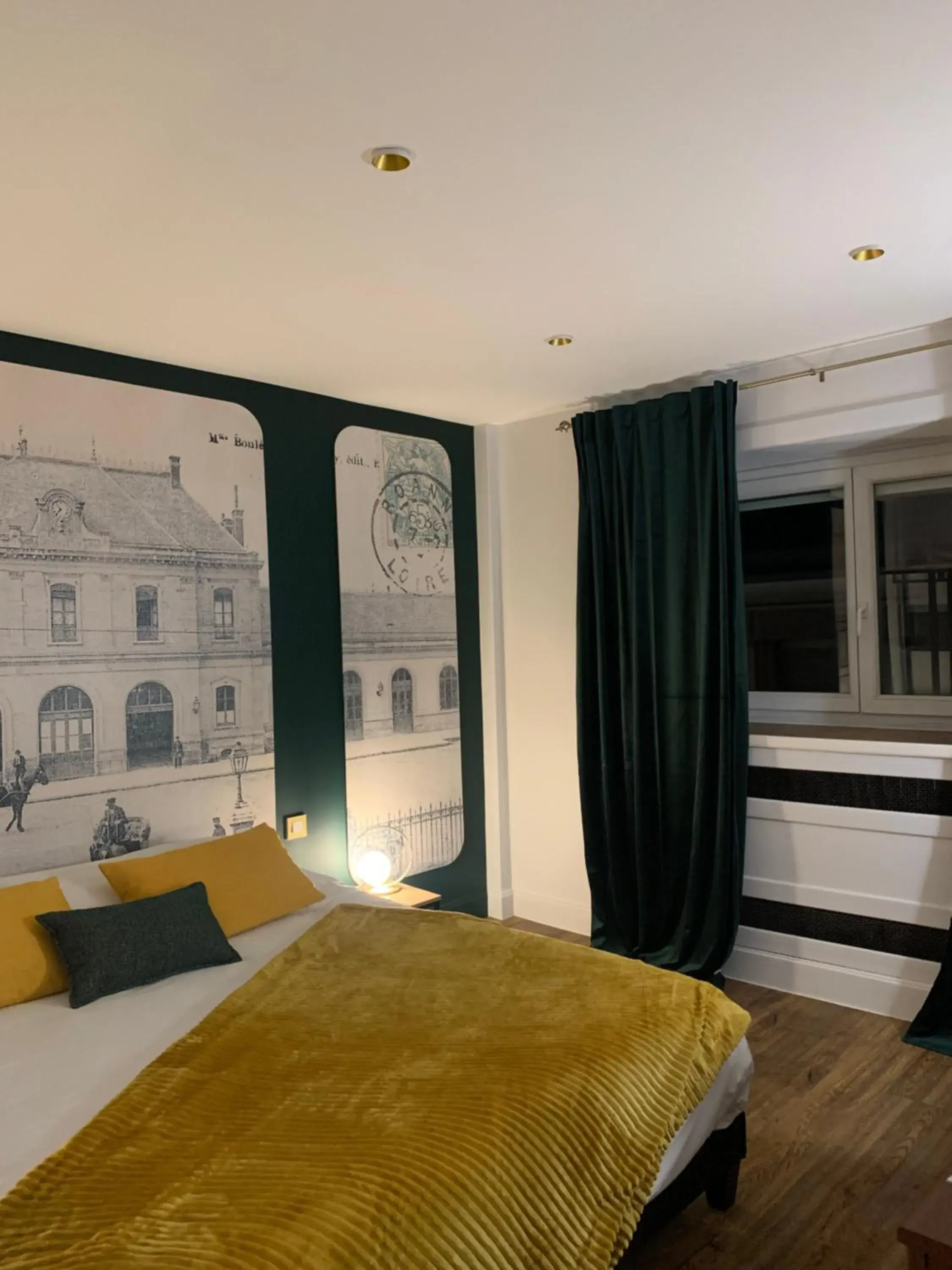 Classic Double Room - single occupancy in Brit Hotel Roanne - Le Grand Hôtel Classic Double Room - single occupancy in Brit Hotel Roanne - Le Grand Hôtel