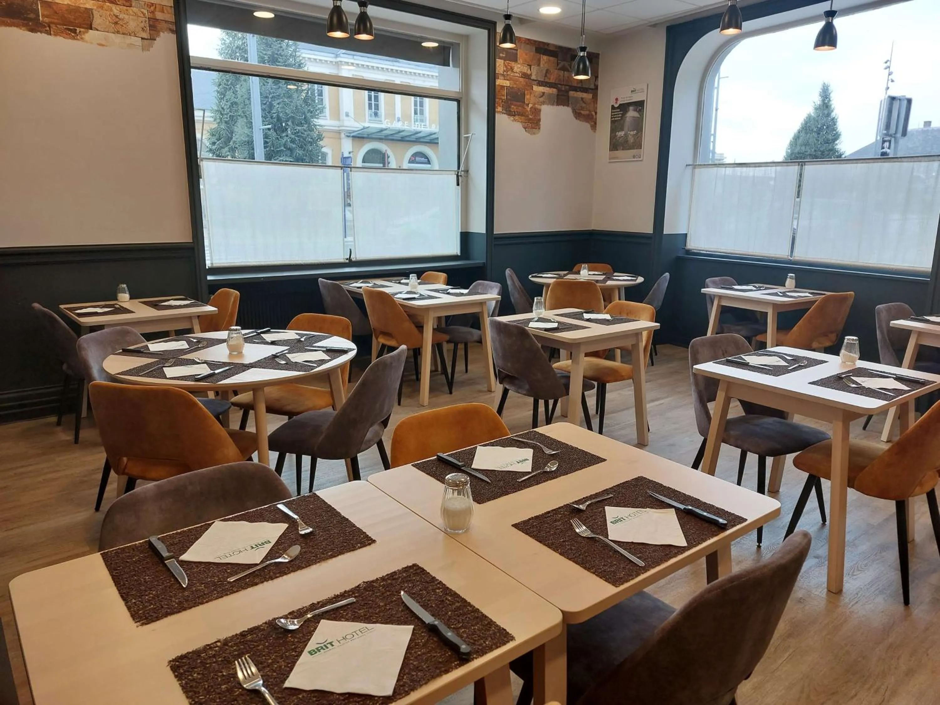 Restaurant/places to eat in Brit Hotel Roanne - Le Grand Hôtel