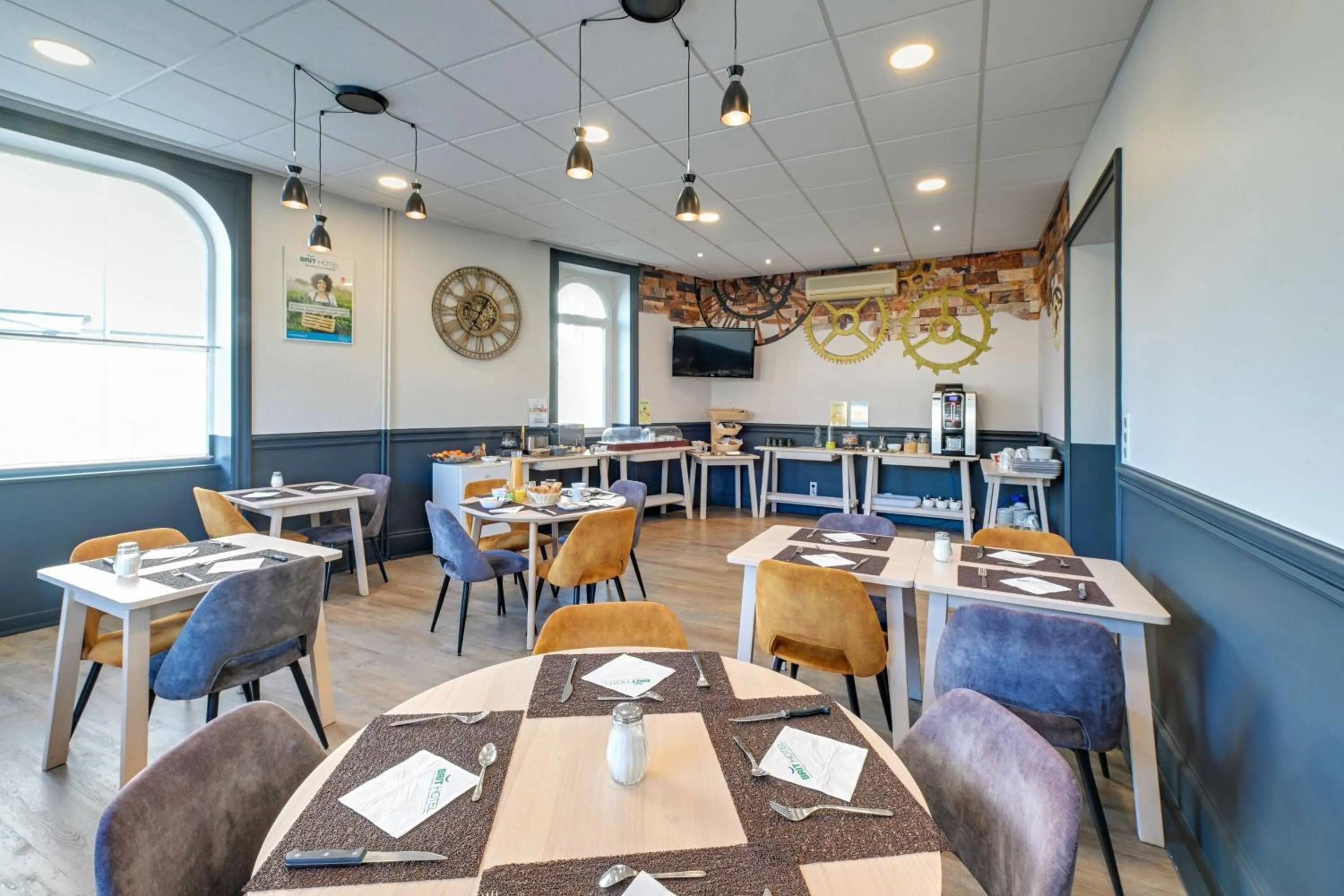 Breakfast in Brit Hotel Roanne - Le Grand Hôtel