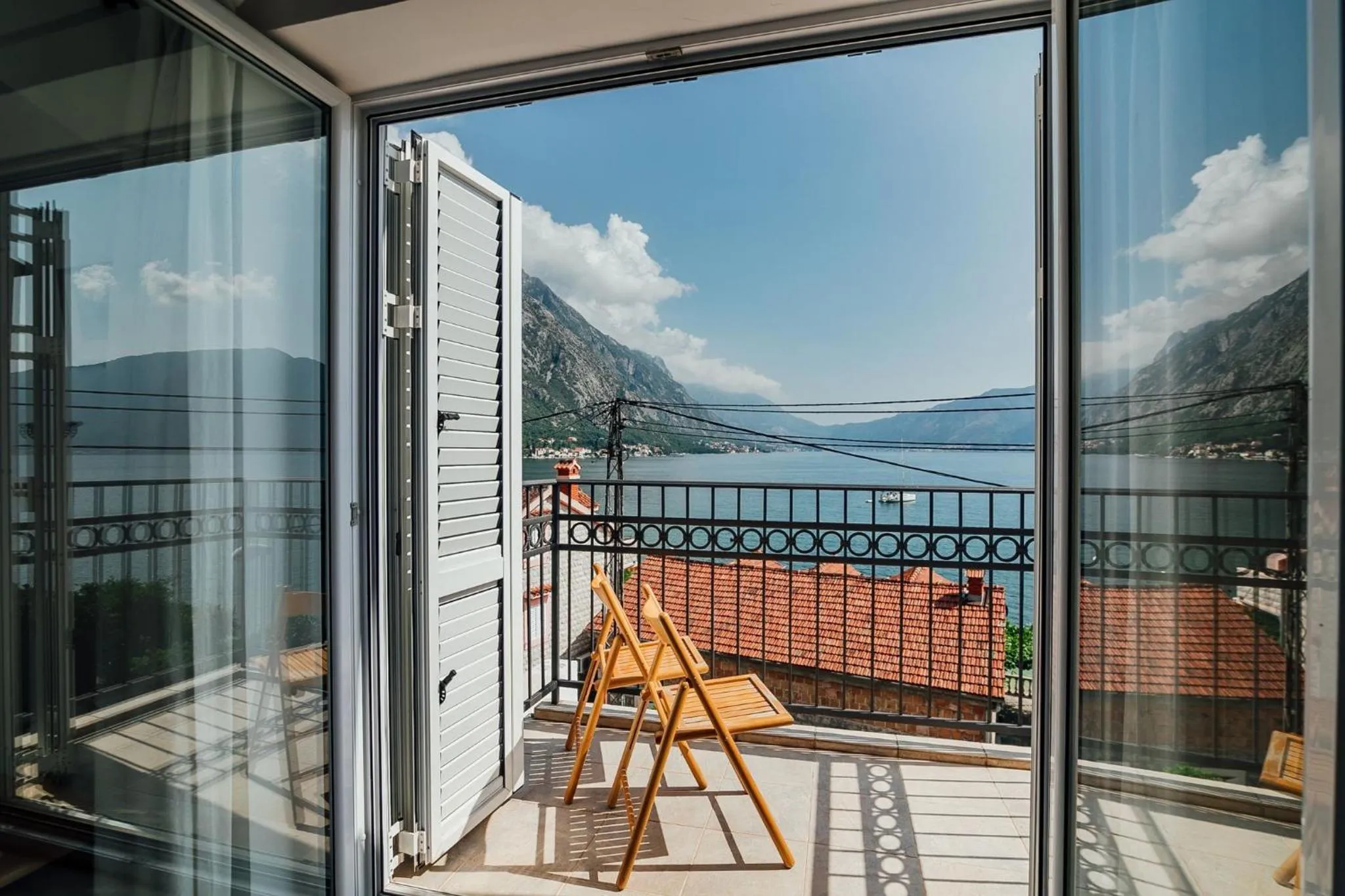 Balcony/Terrace in Spacious Family 4BR Seaside House, Fantastic Sea Views, 20 Meters to Beach