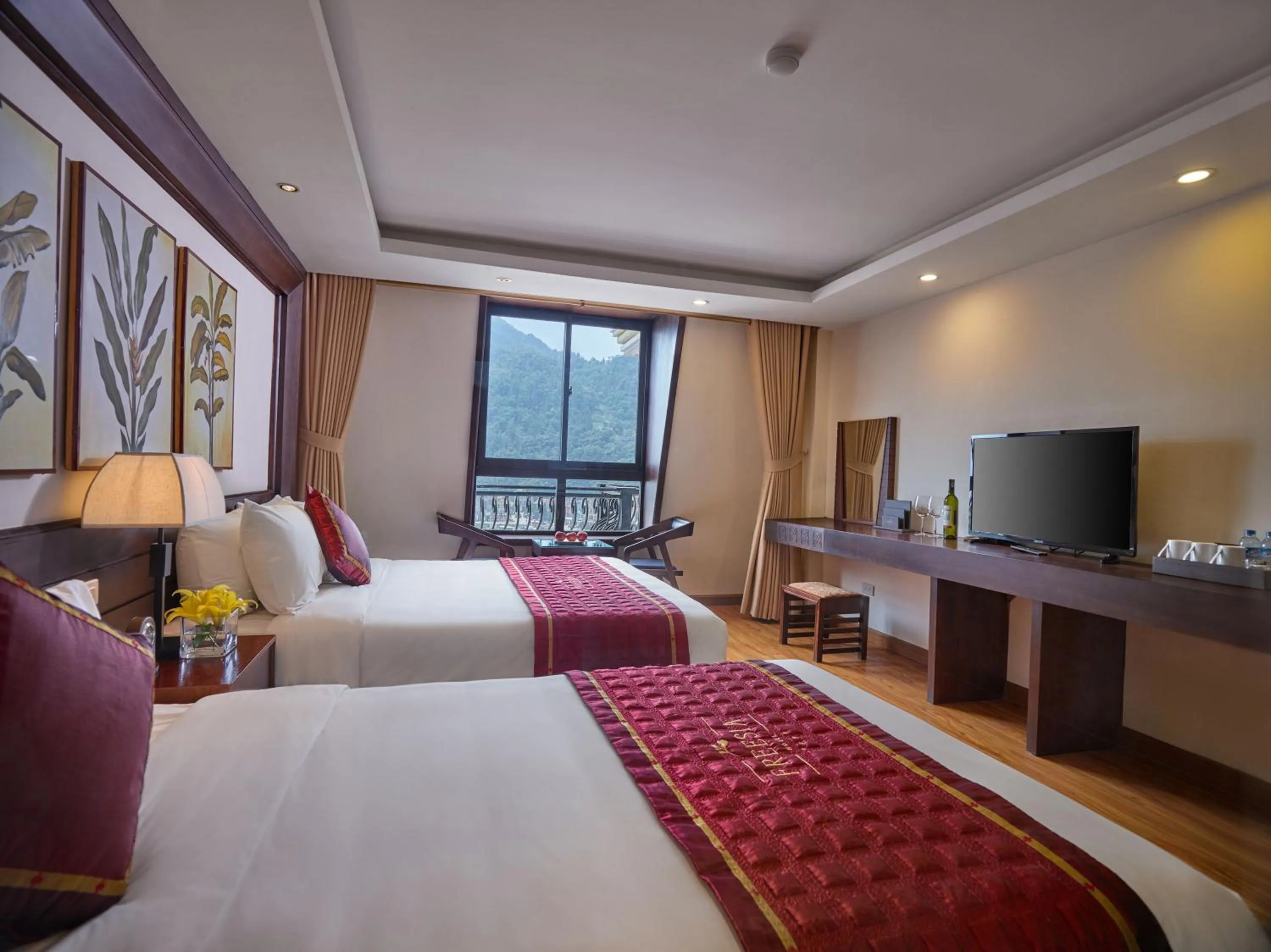Mountain view, Bed in Sapa Freesia Hotel