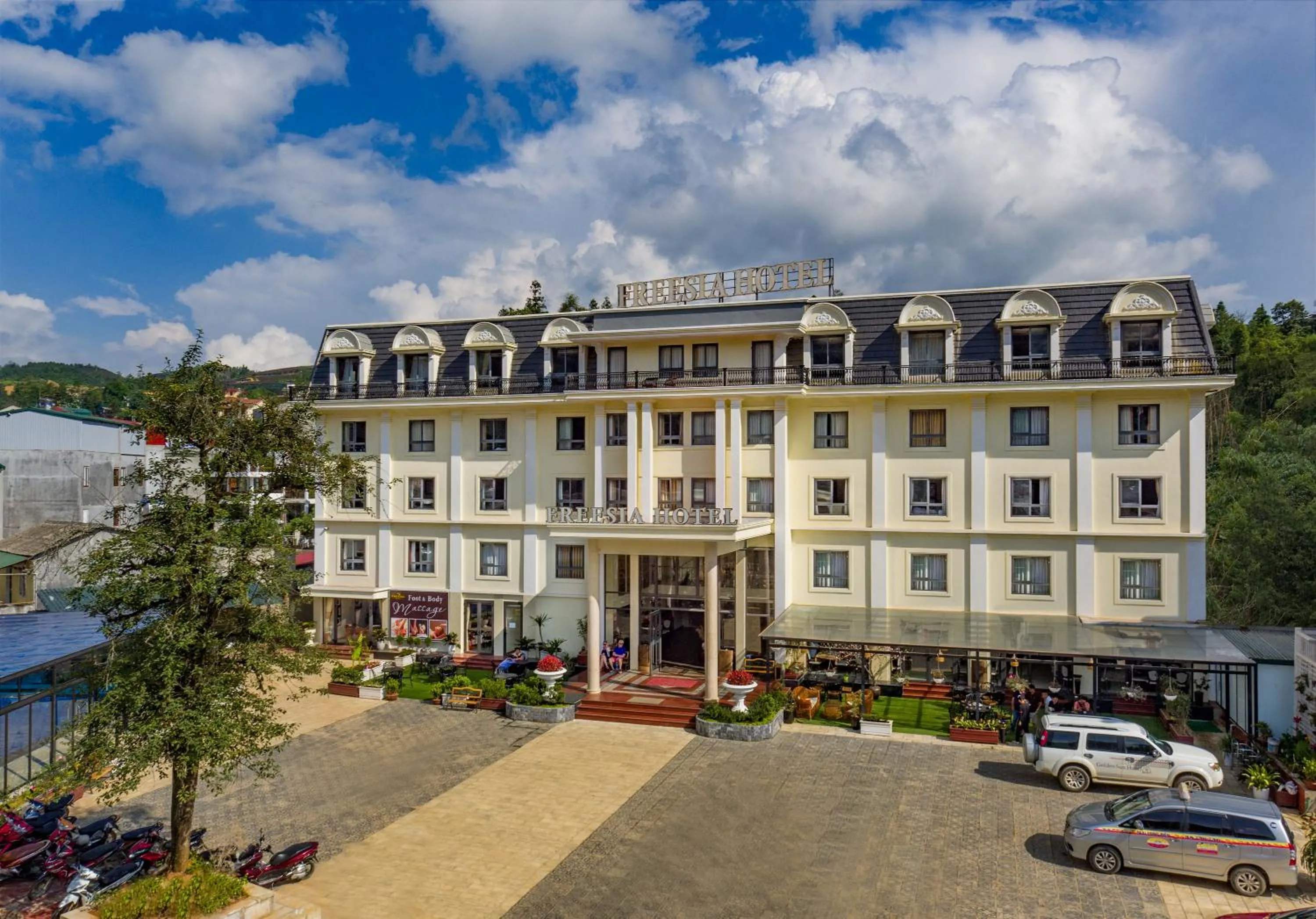 Property building in Sapa Freesia Hotel