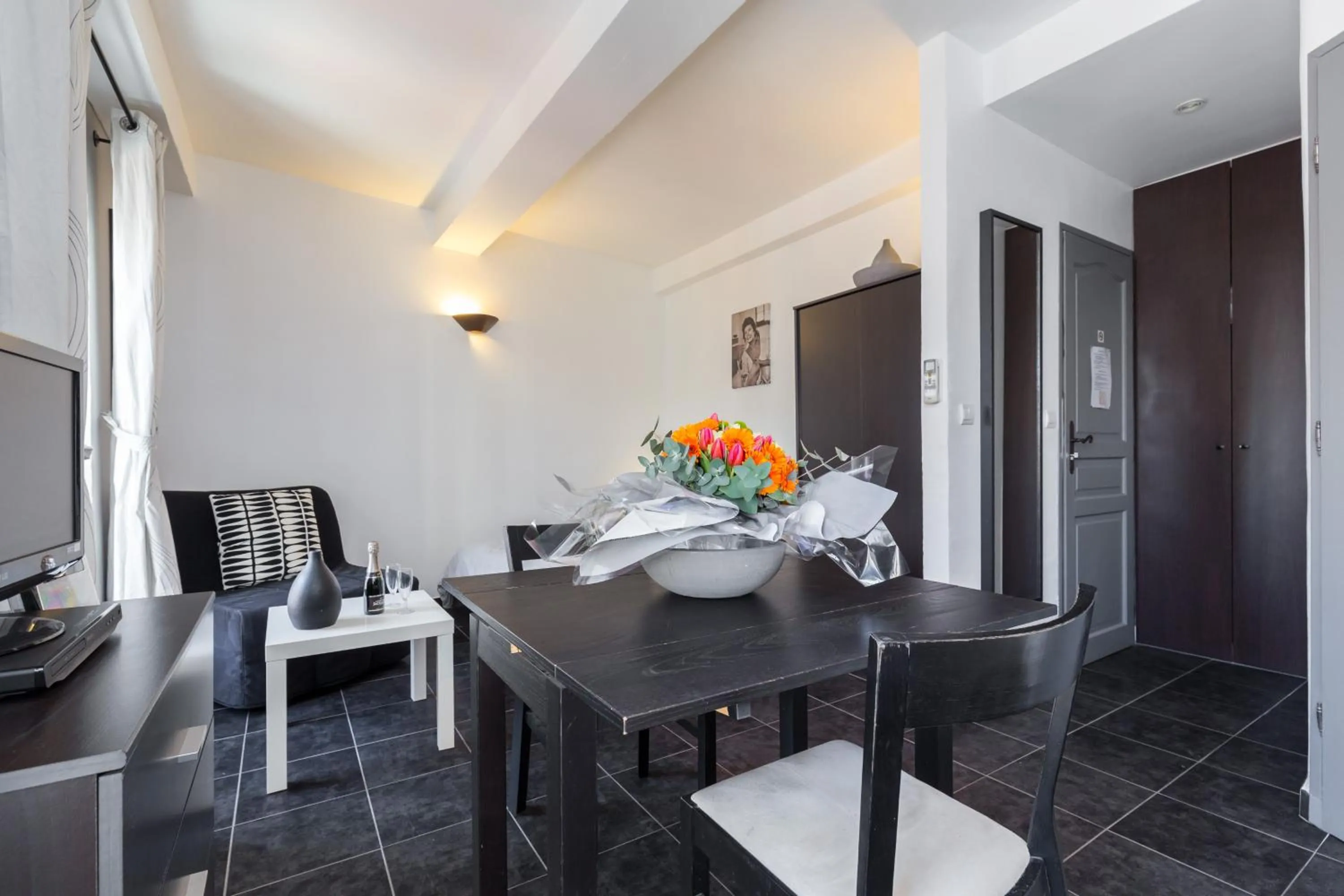 Dining area in Florella Maréchal Joffre