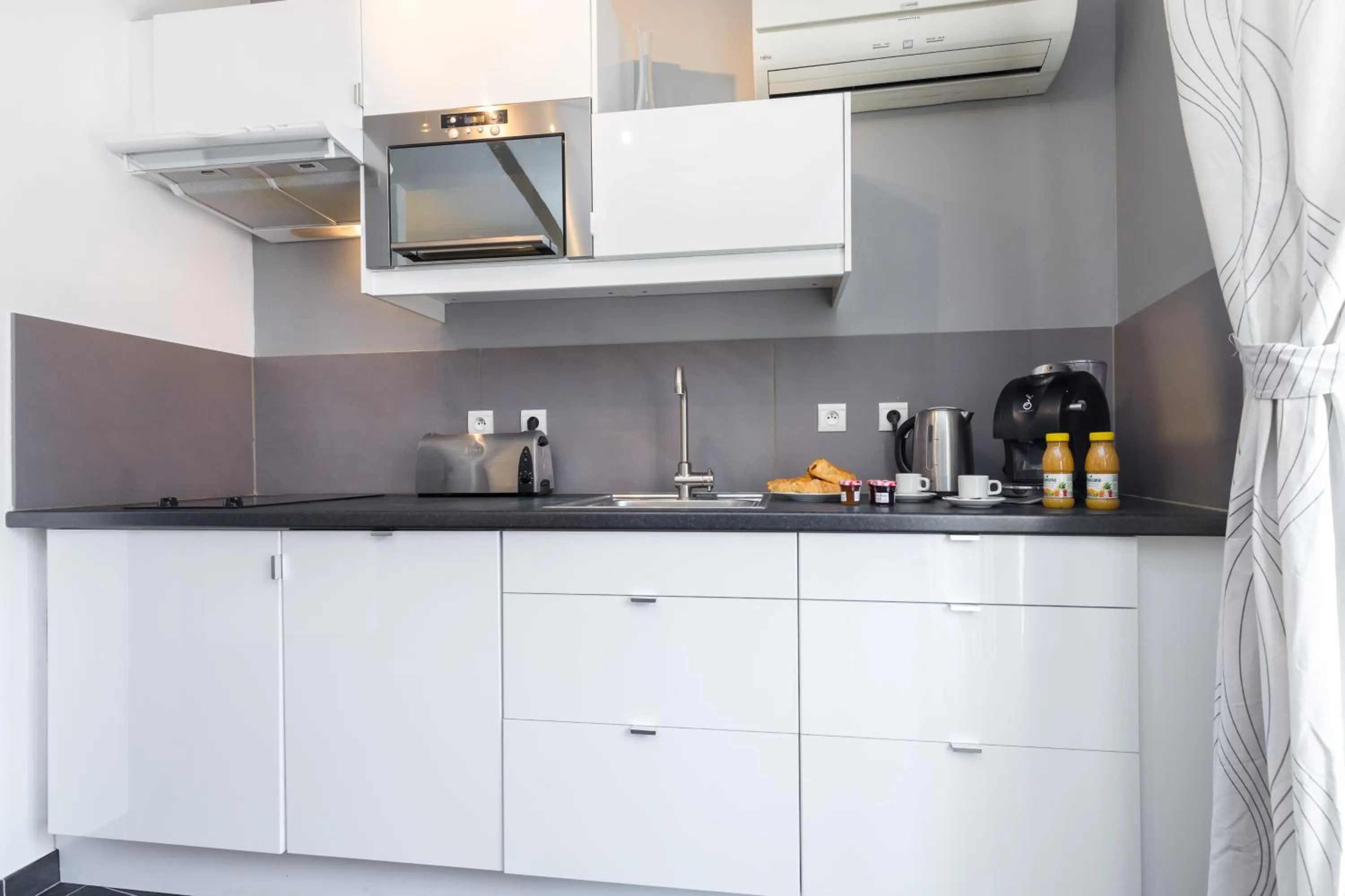 Kitchen or kitchenette in Florella Maréchal Joffre