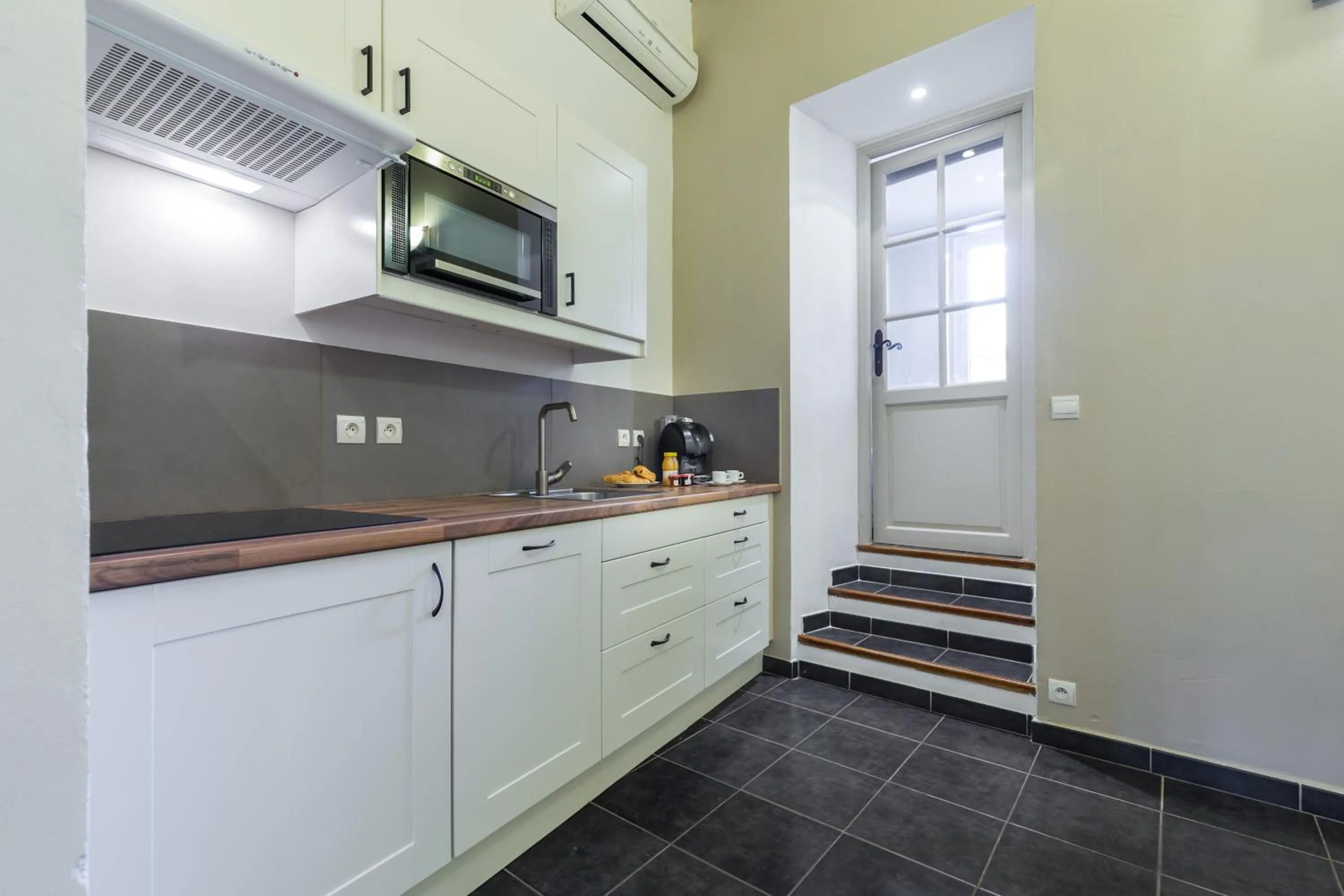 Kitchen or kitchenette in Florella Maréchal Joffre