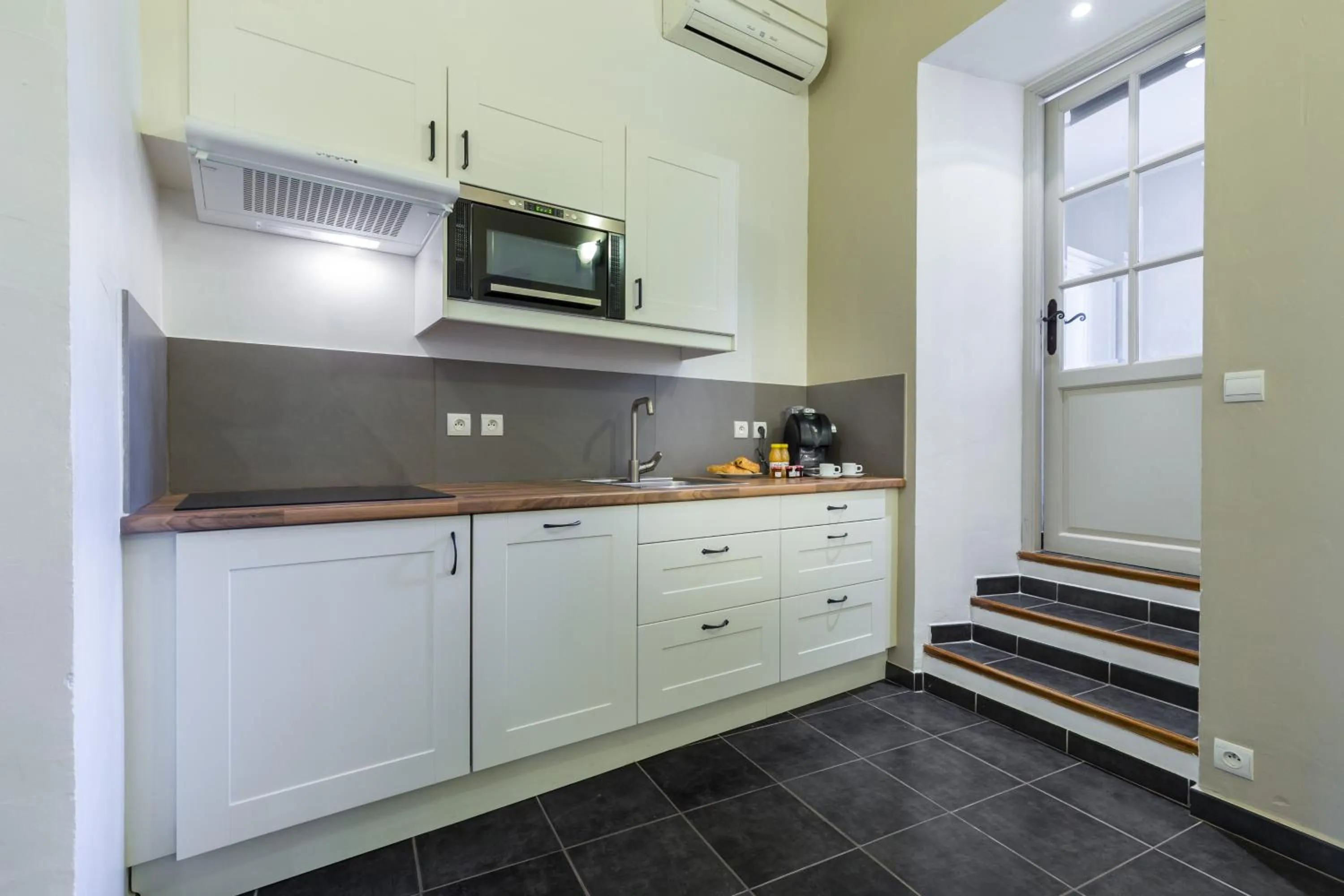 Kitchen or kitchenette in Florella Maréchal Joffre