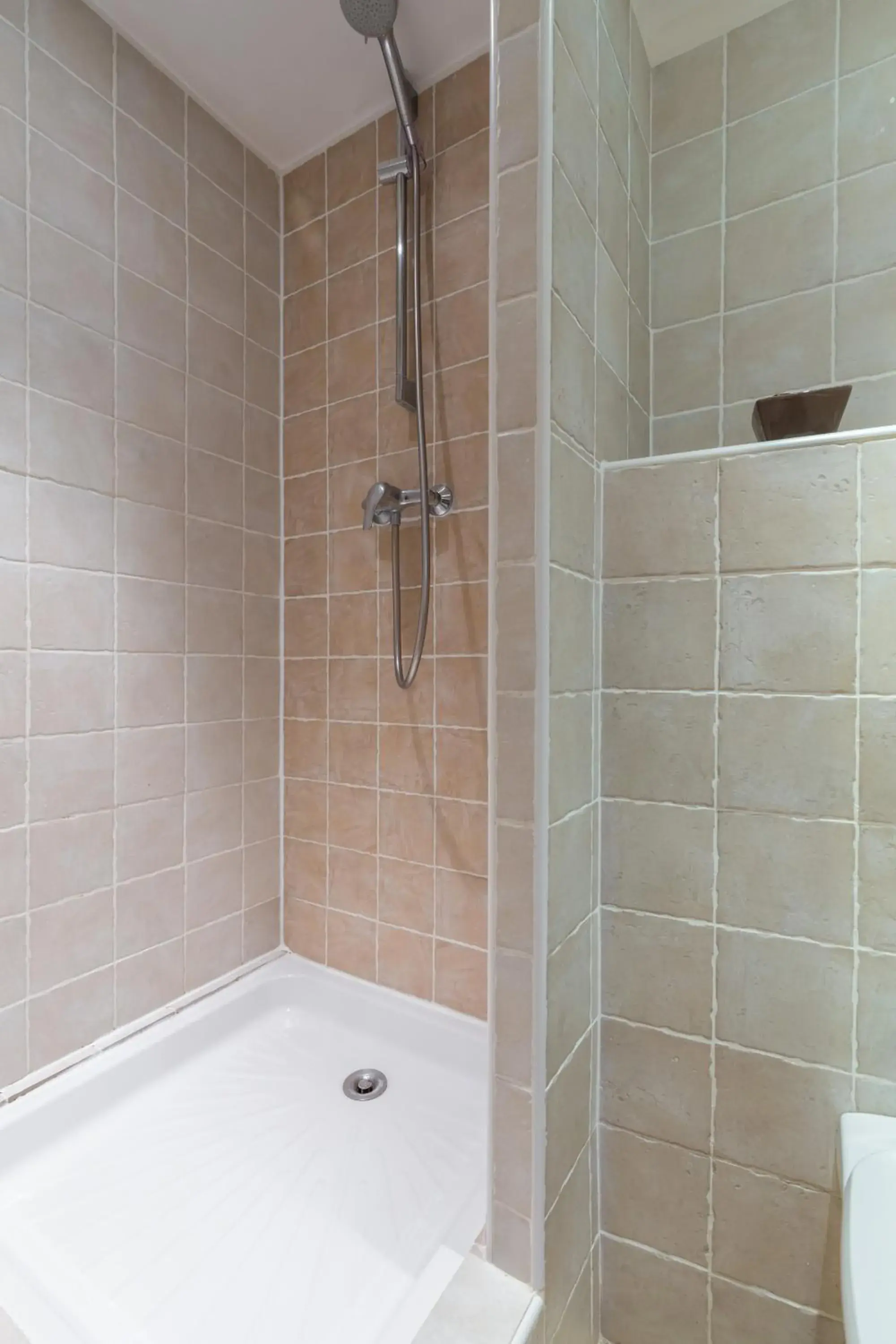 Two-Bedroom Apartment in Florella Maréchal Joffre Two-Bedroom Apartment in Florella Maréchal Joffre