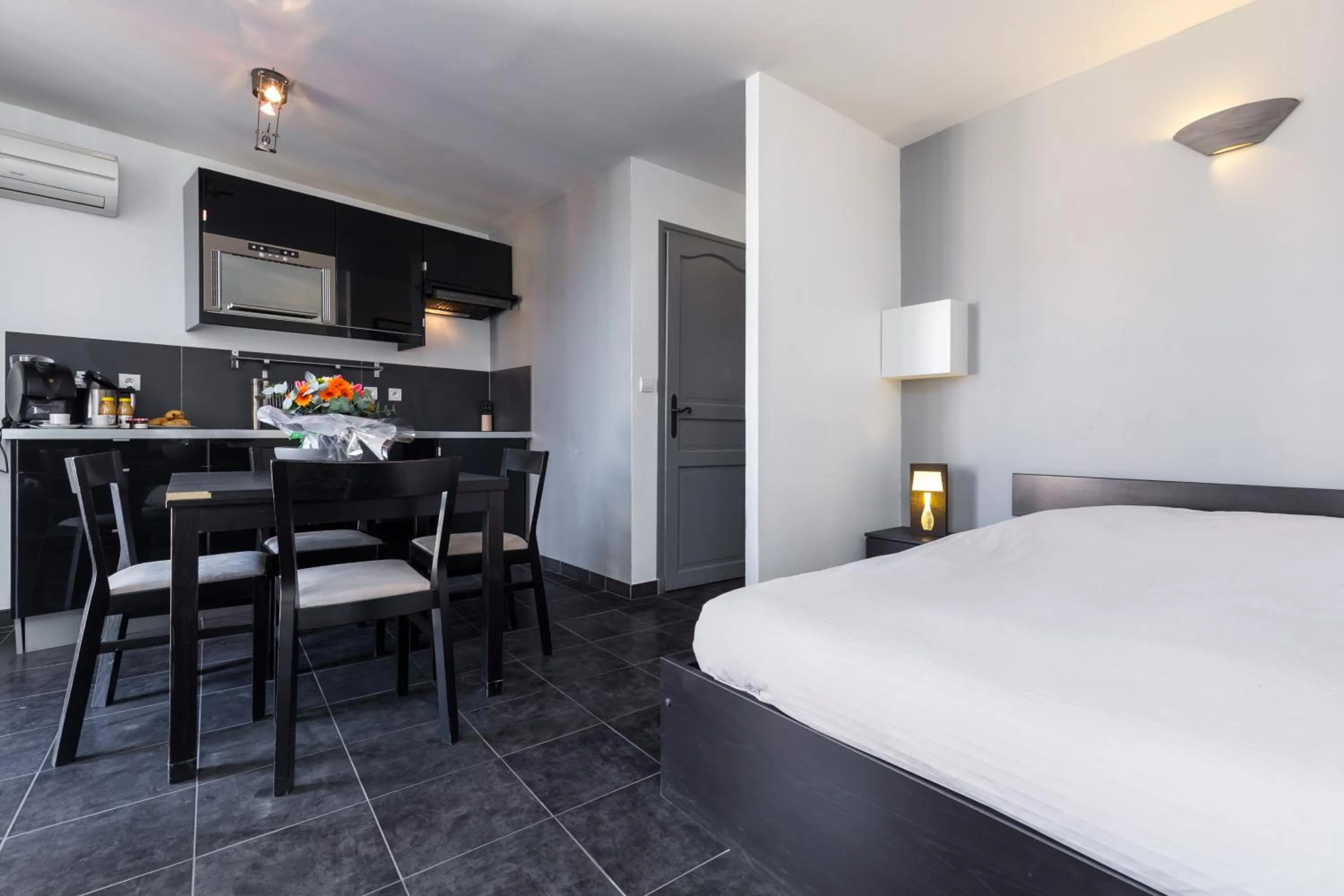 Bedroom, Bed in Florella Maréchal Joffre