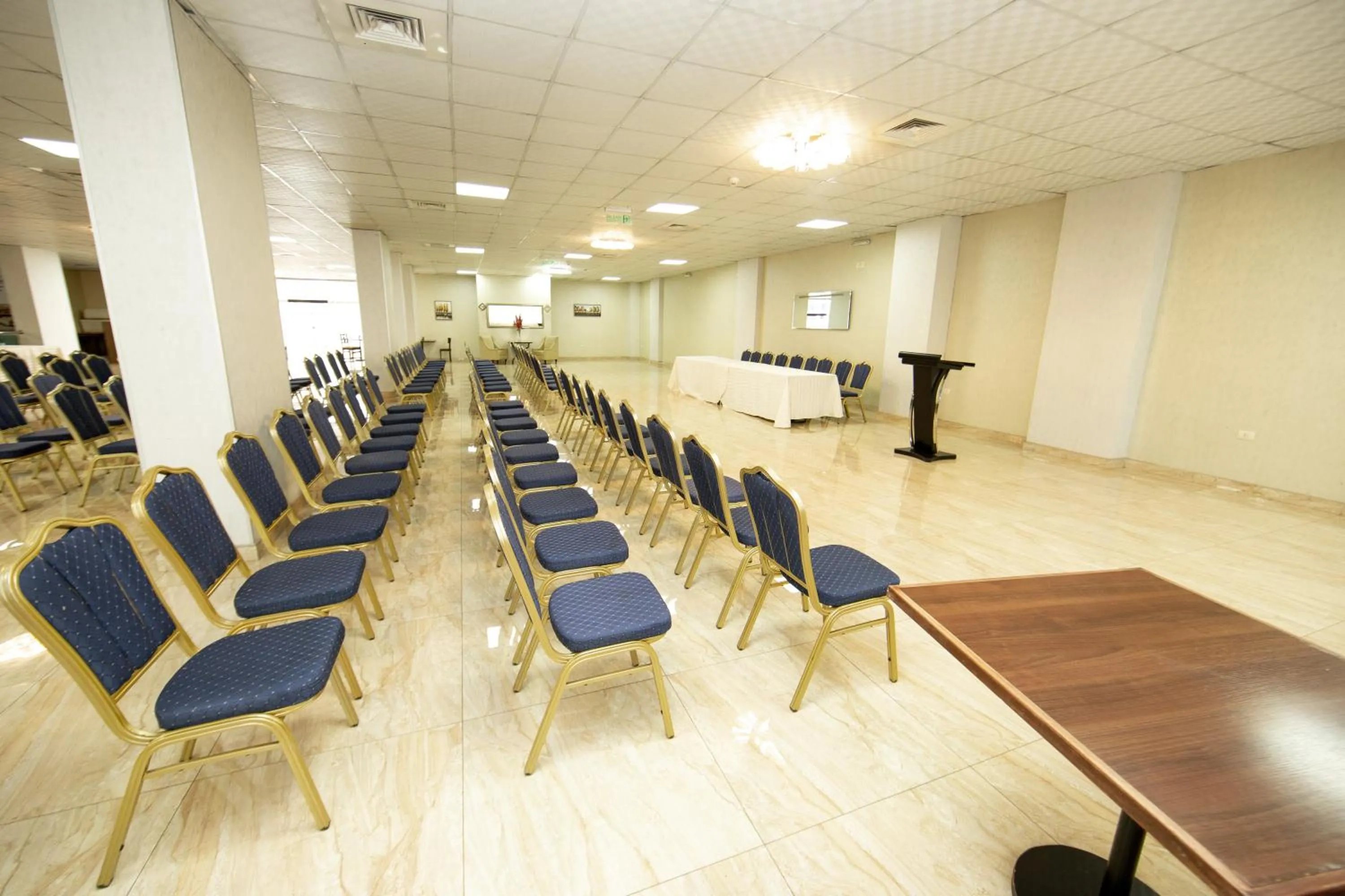 Banquet/Function facilities in Howard Johnson Ciudad del Este