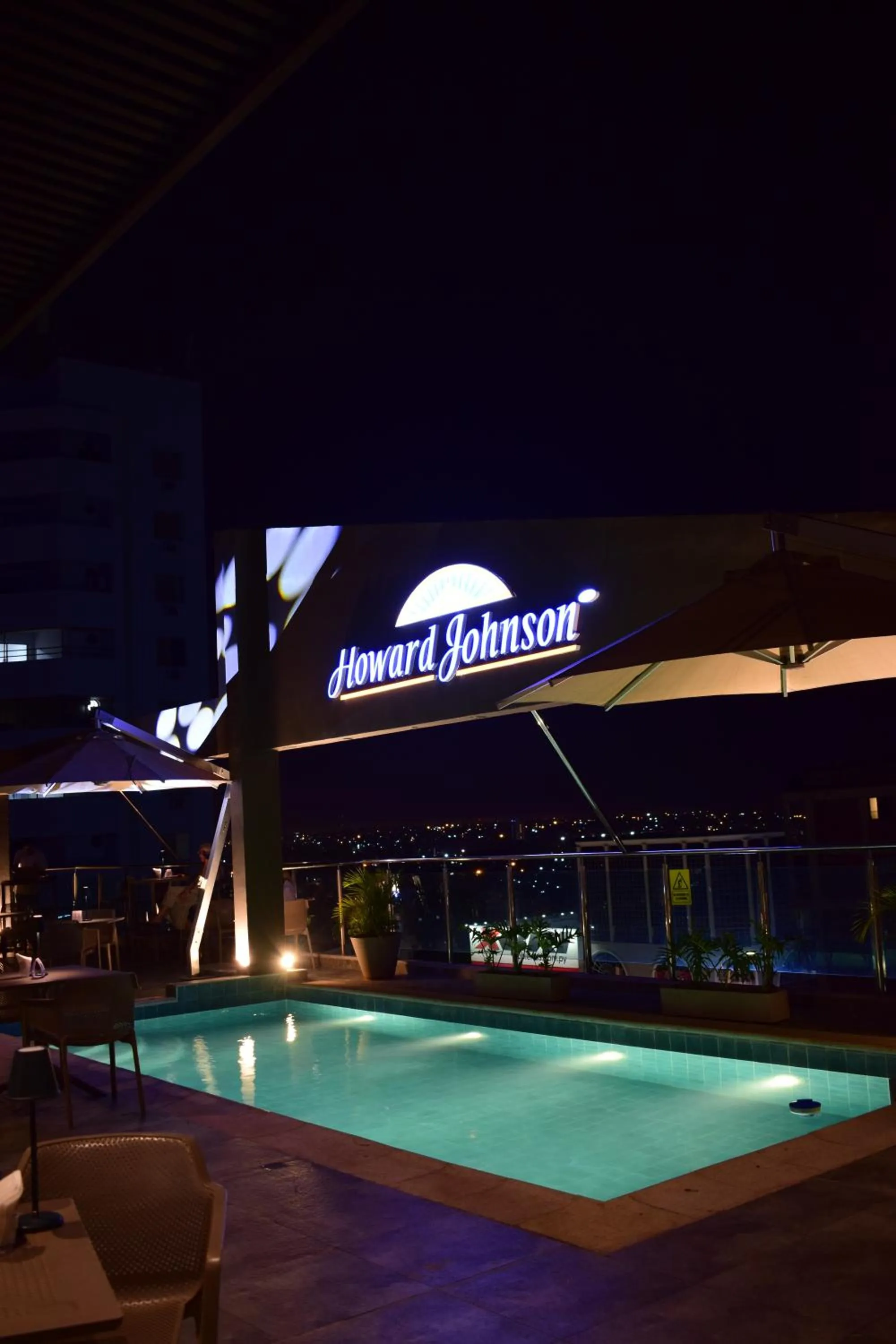 Restaurant/places to eat in Howard Johnson Ciudad del Este