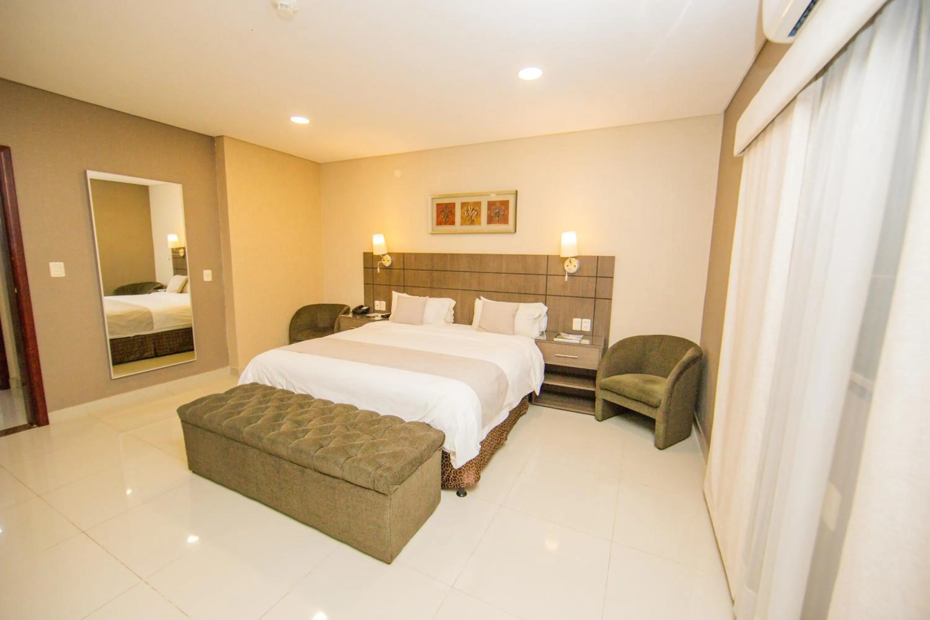 Bedroom, Bed in Howard Johnson Ciudad del Este
