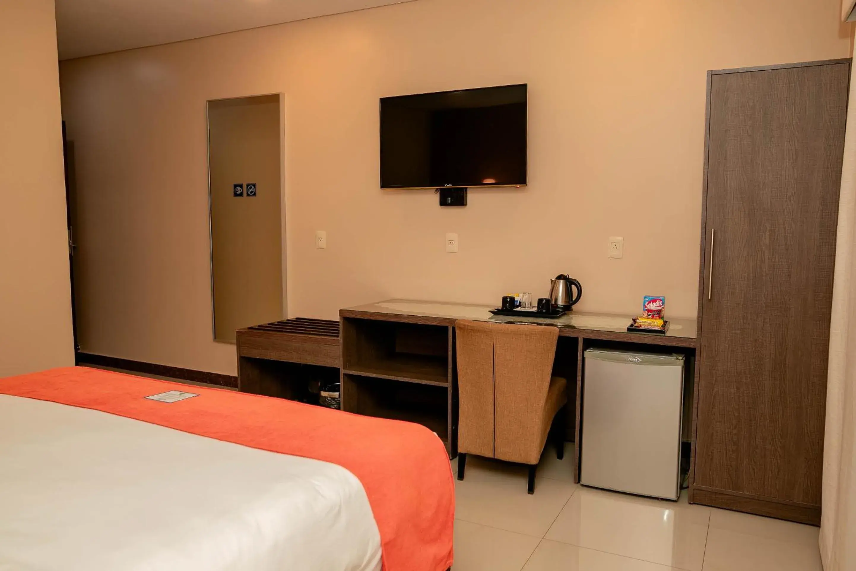 Bedroom, Bed in Howard Johnson Ciudad del Este Bedroom, Bed in Howard Johnson Ciudad del Este