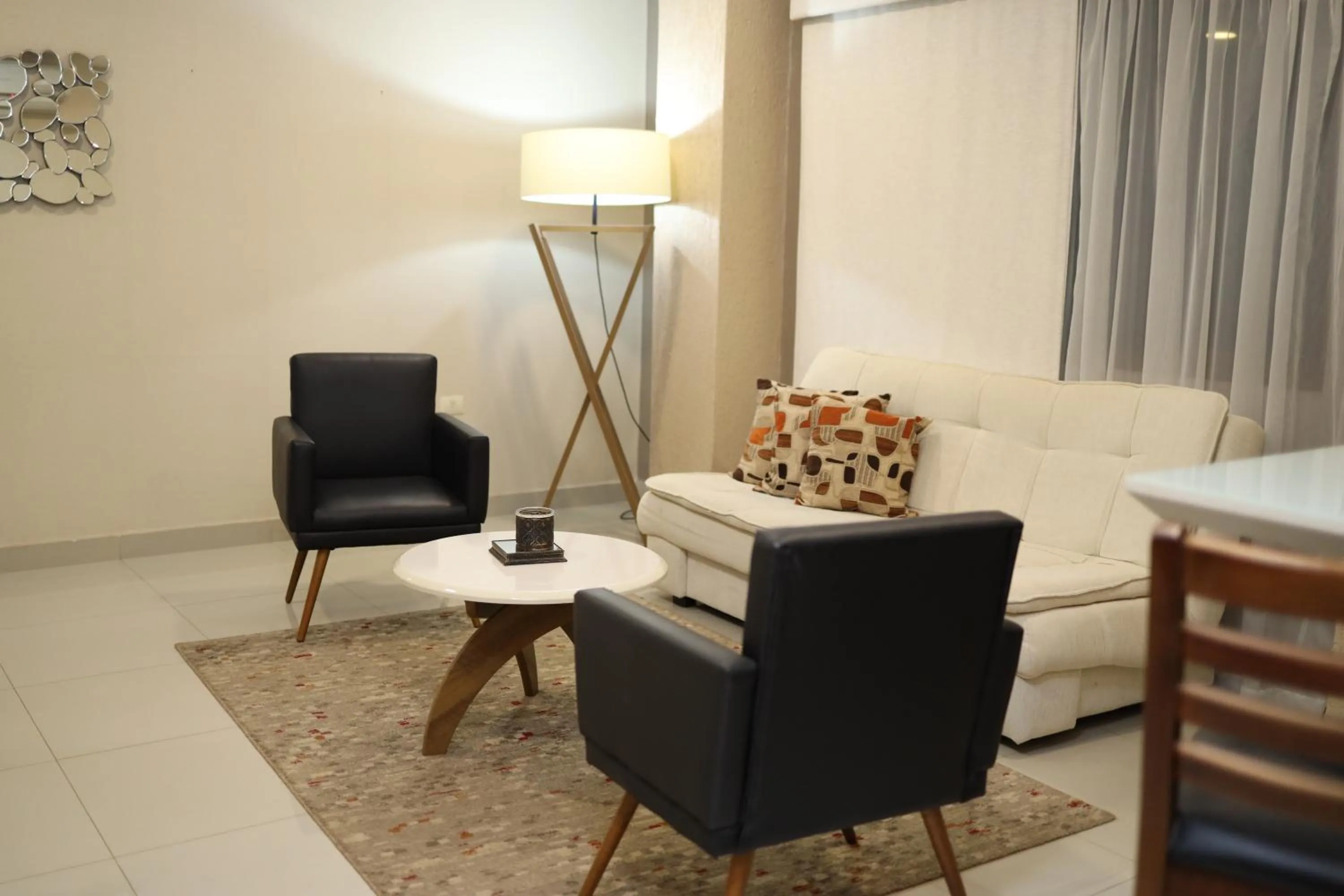 Photo of the whole room in Howard Johnson Ciudad del Este