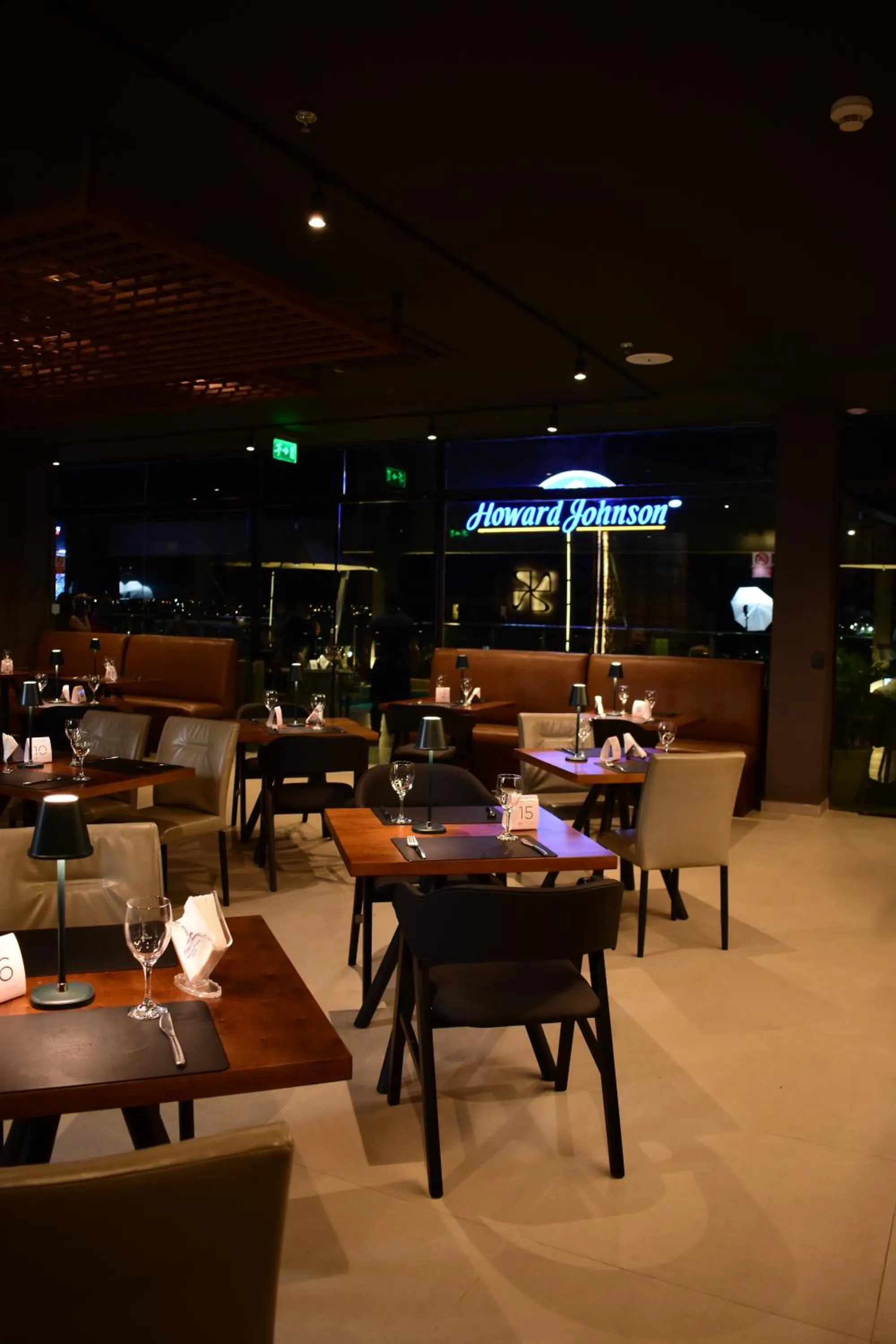 Restaurant/places to eat in Howard Johnson Ciudad del Este