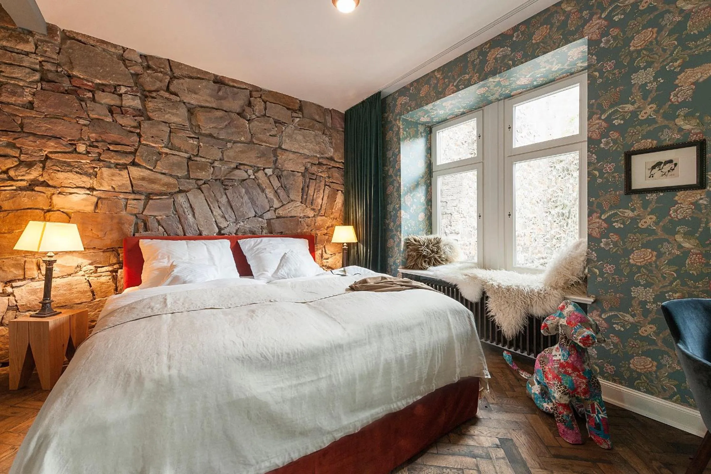 Photo of the whole room, Bed in Renthof Kassel