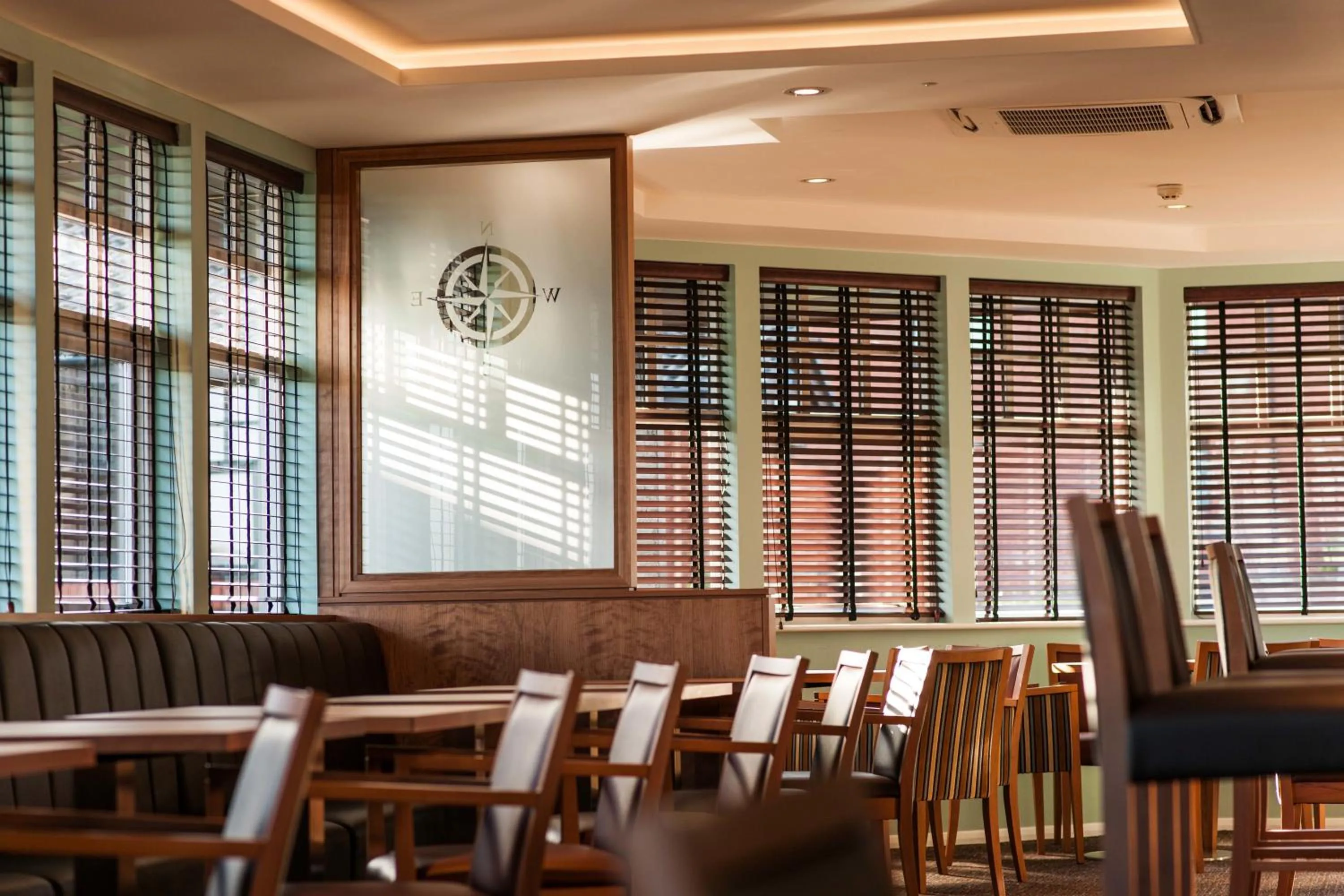 Day in Leonardo Inn Aberdeen Airport