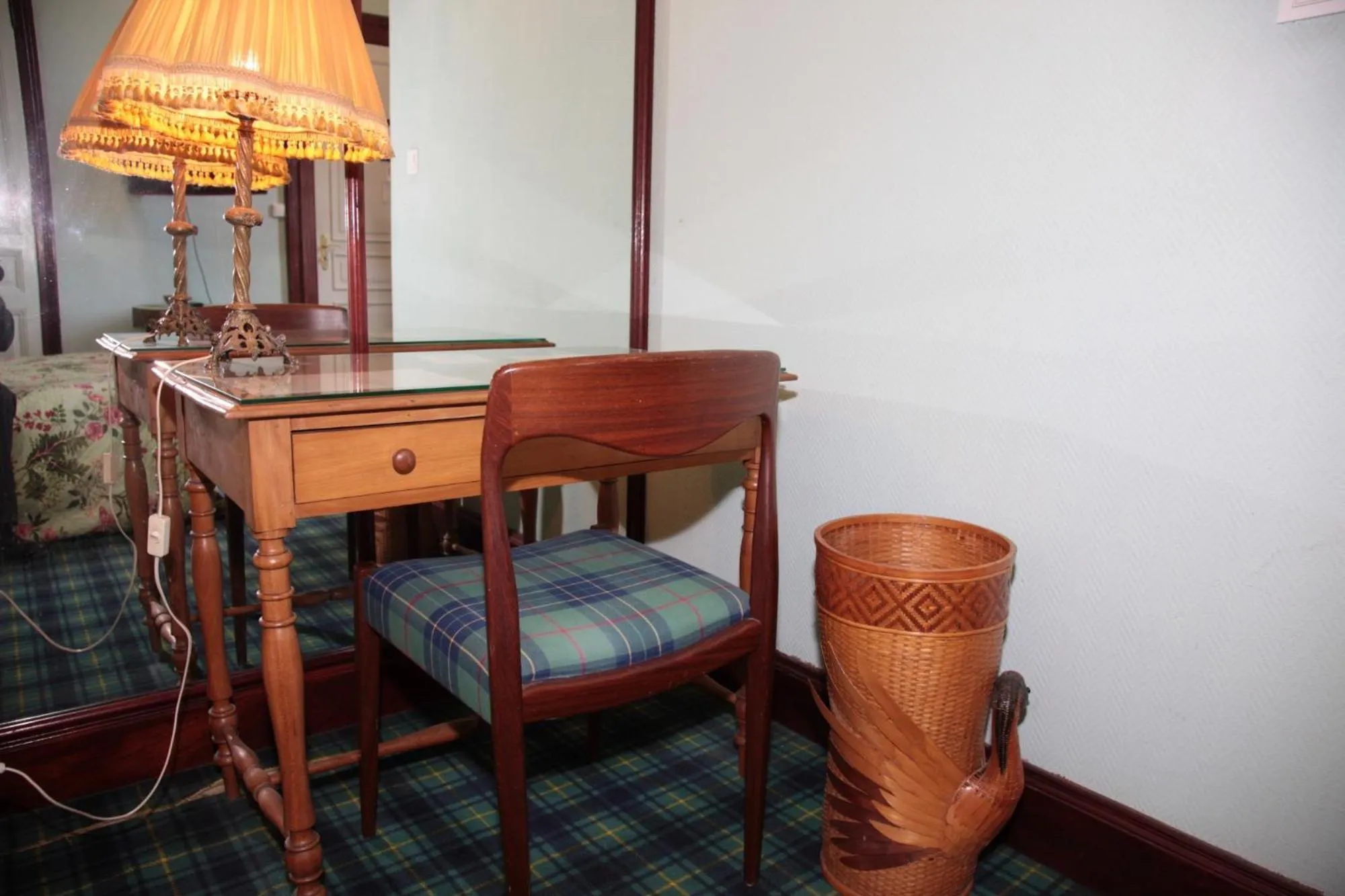 Seating area in Cit'Hotel Marie Stuart