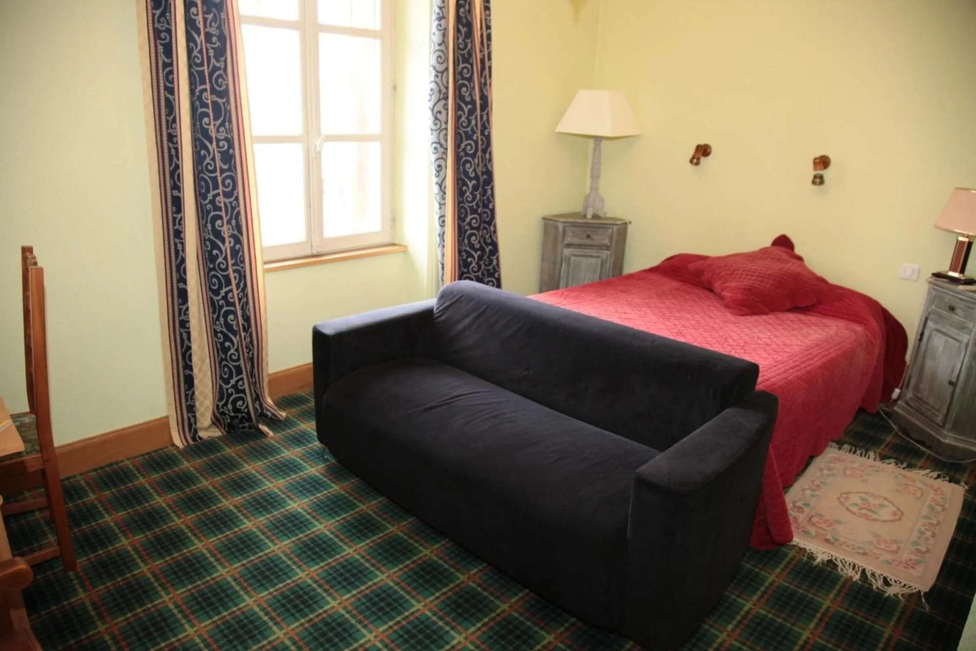 Bedroom, Bed in Cit'Hotel Marie Stuart