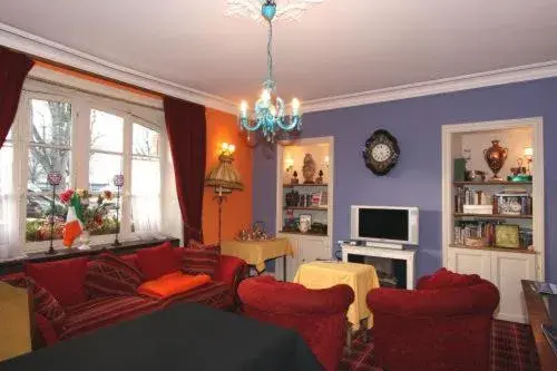 Lounge or bar in Cit'Hotel Marie Stuart Lounge or bar in Cit'Hotel Marie Stuart