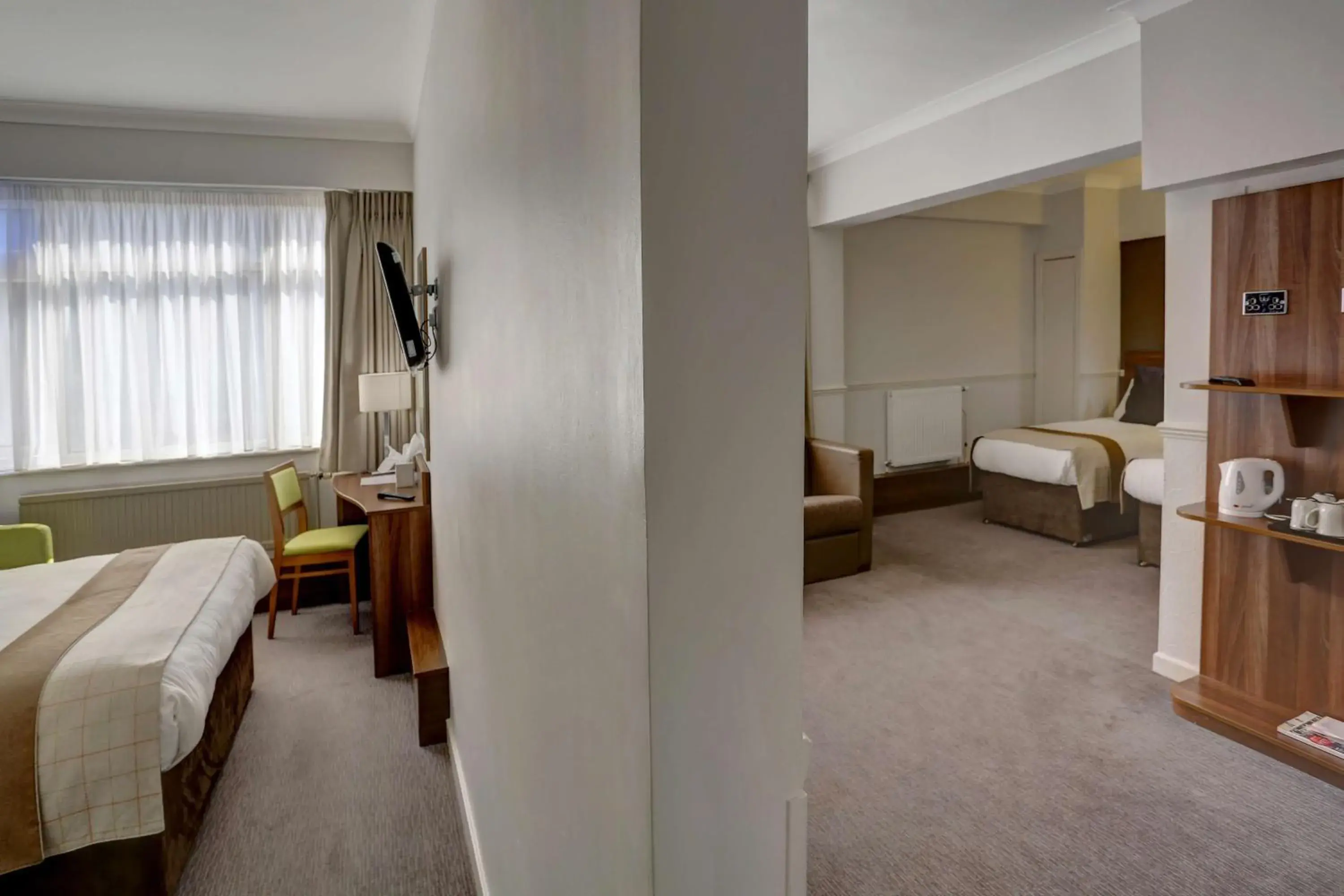 Bedroom in Cresta Court Hotel Bedroom in Cresta Court Hotel