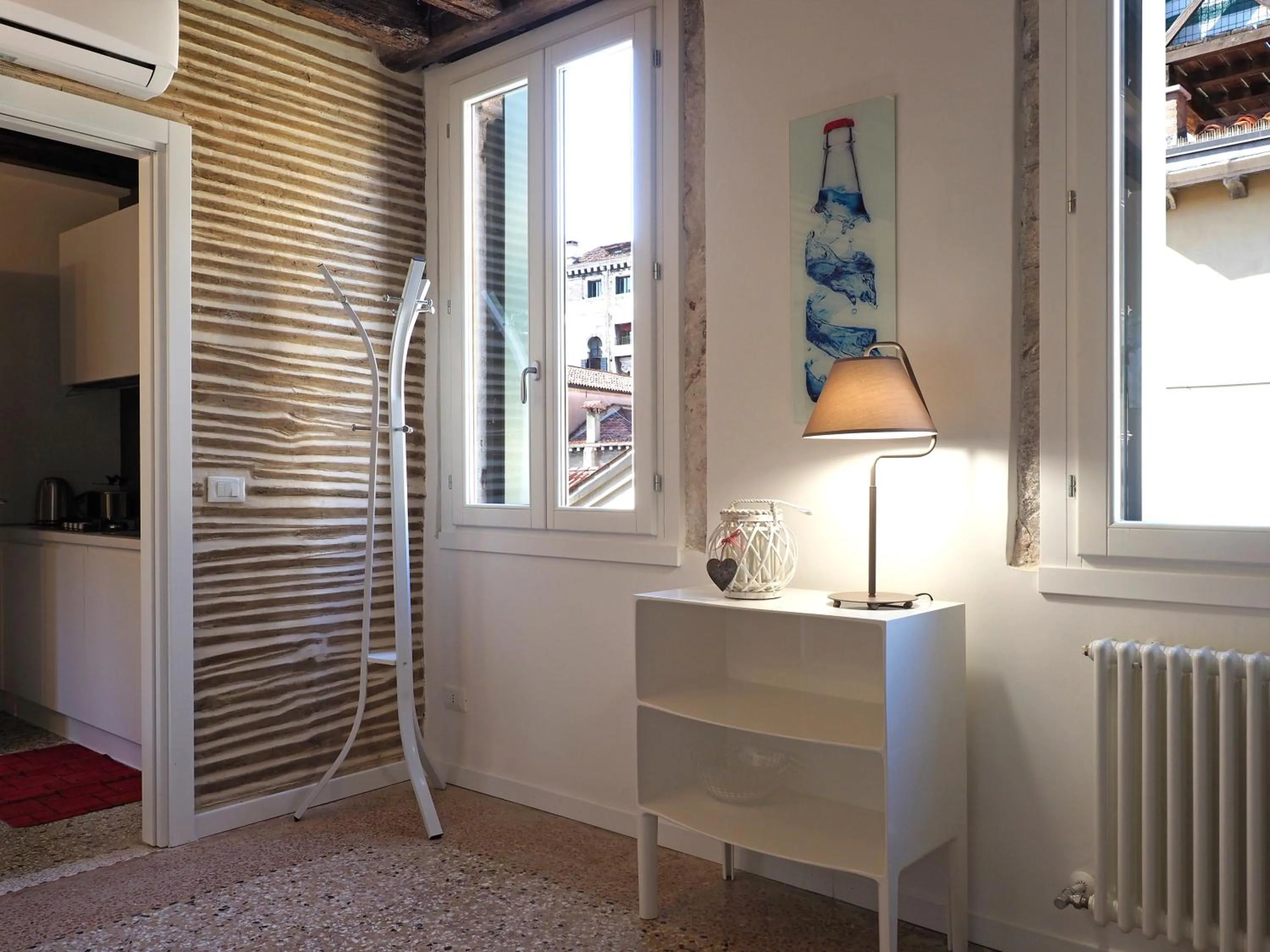 Decorative detail in Majestic Rialto House by Wonderful Italy