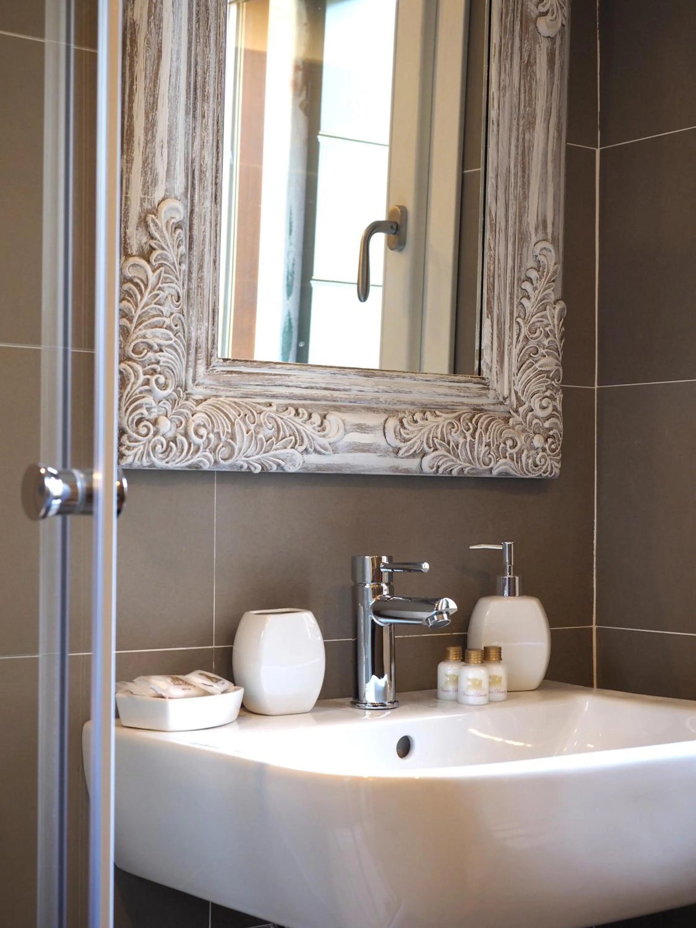 Bathroom in Majestic Rialto House by Wonderful Italy
