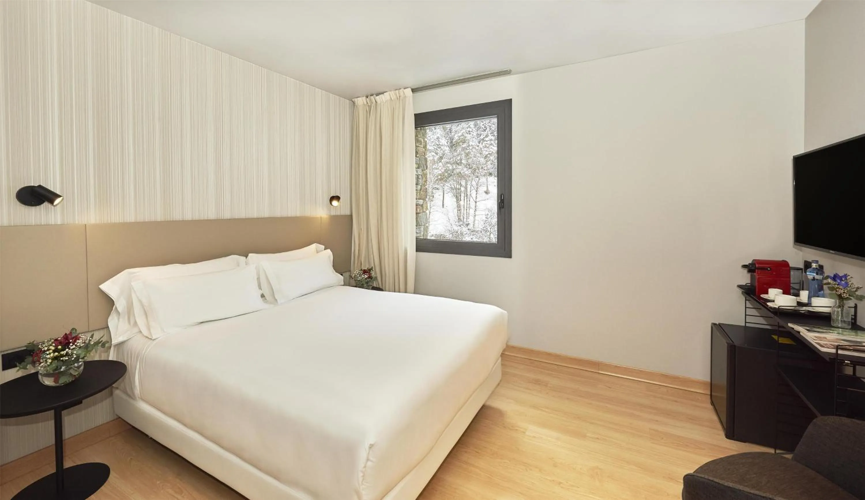 Bedroom, Bed in NH Collection Andorra Palomé