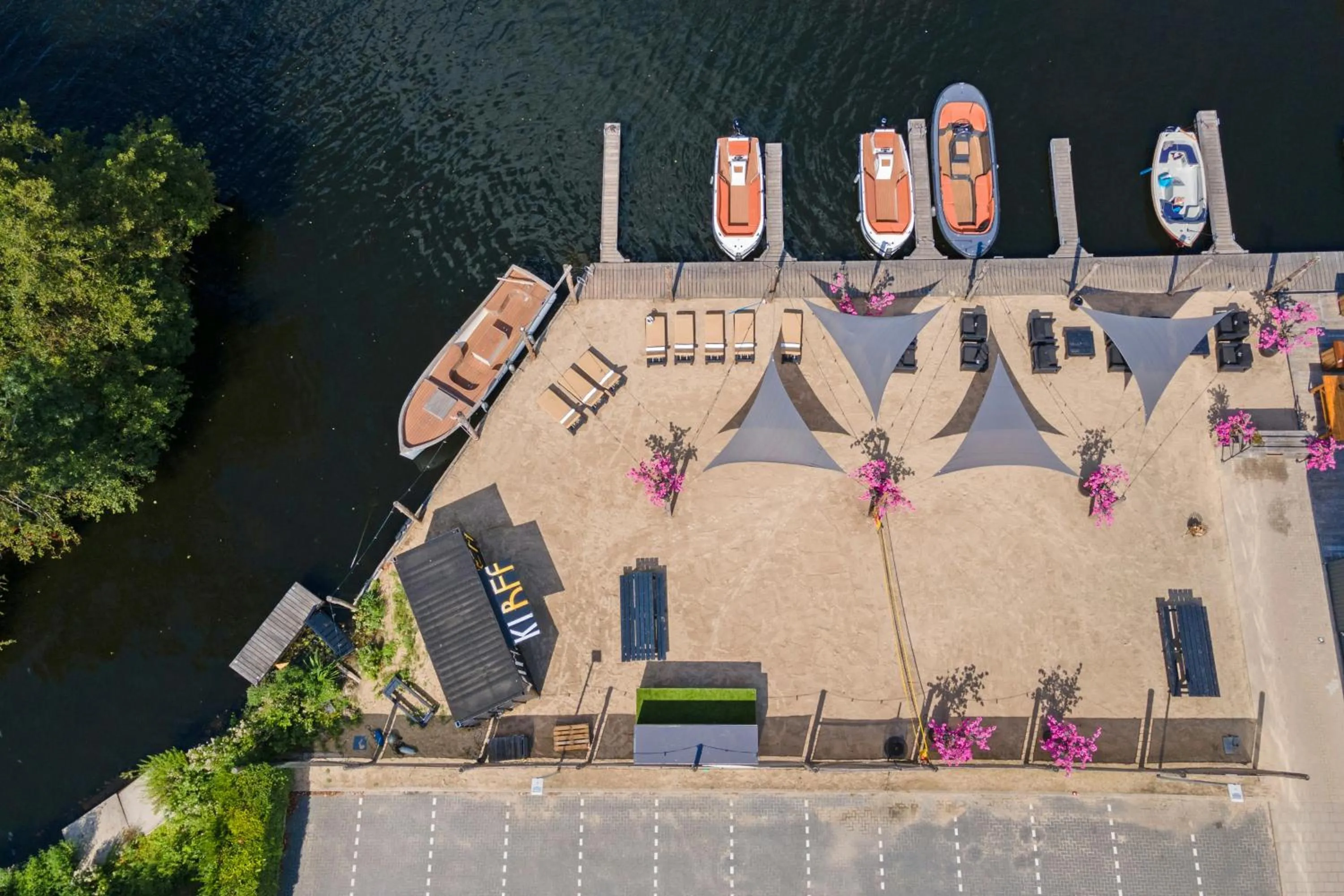 Beach in Leonardo Hotel Vinkeveen Amsterdam