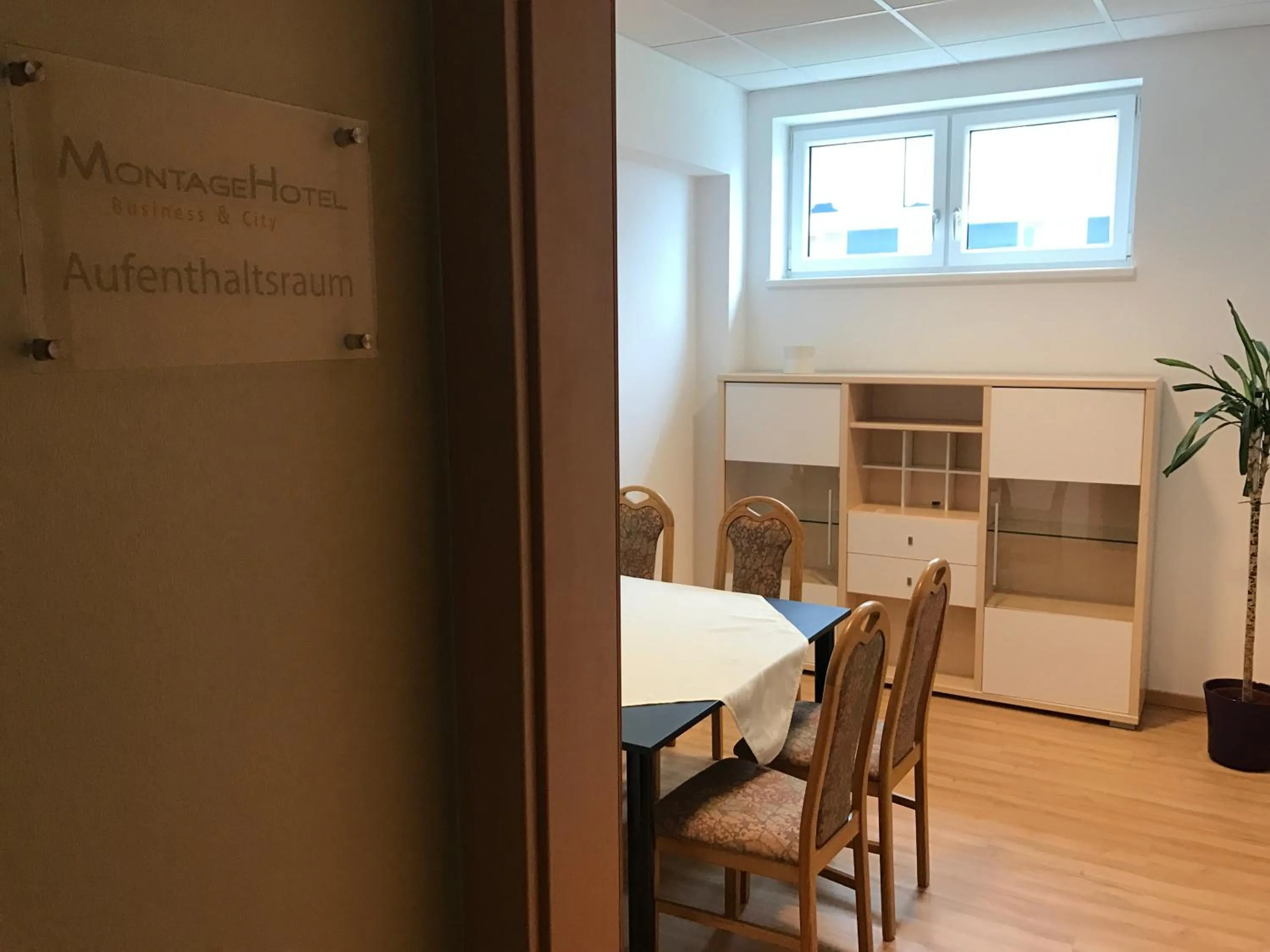 Dining area in Business & City