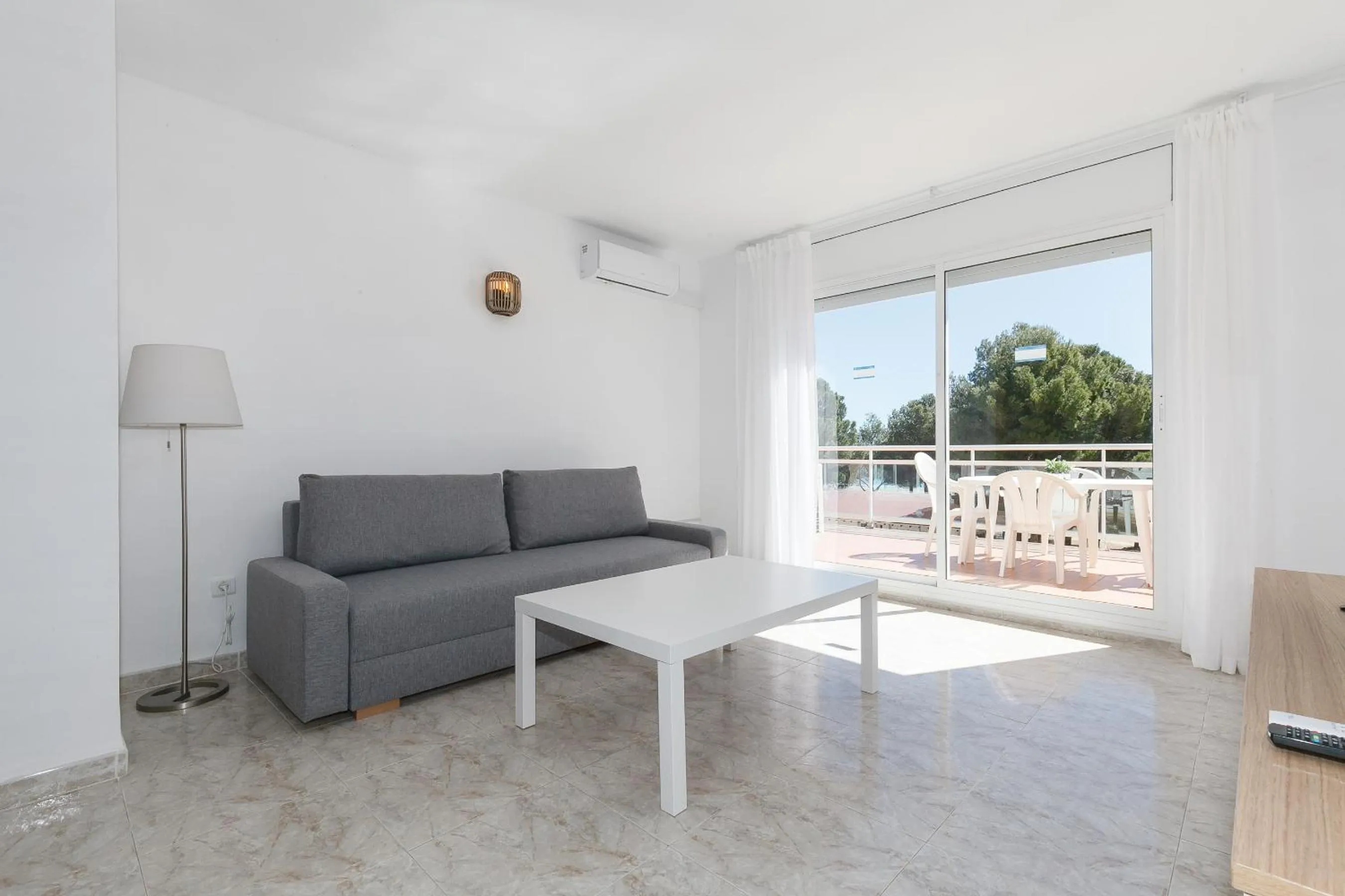 Balcony/Terrace in UHC Arco del Sol Family Complex