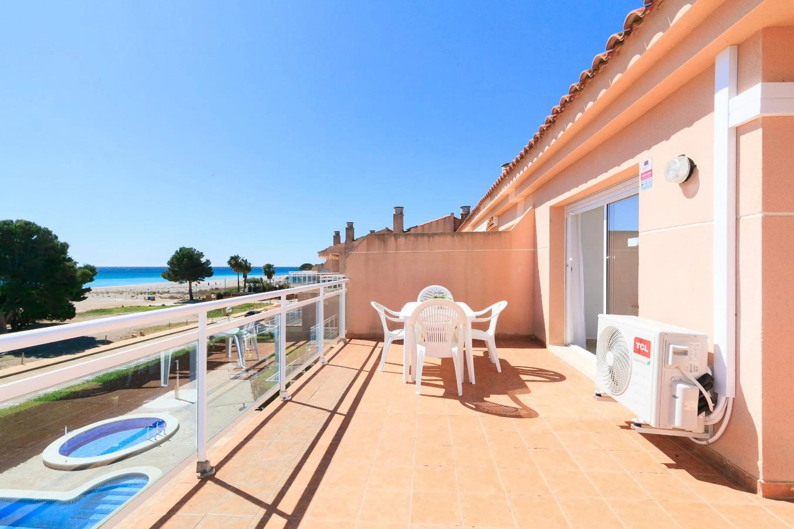 Balcony/Terrace in UHC Arco del Sol Family Complex