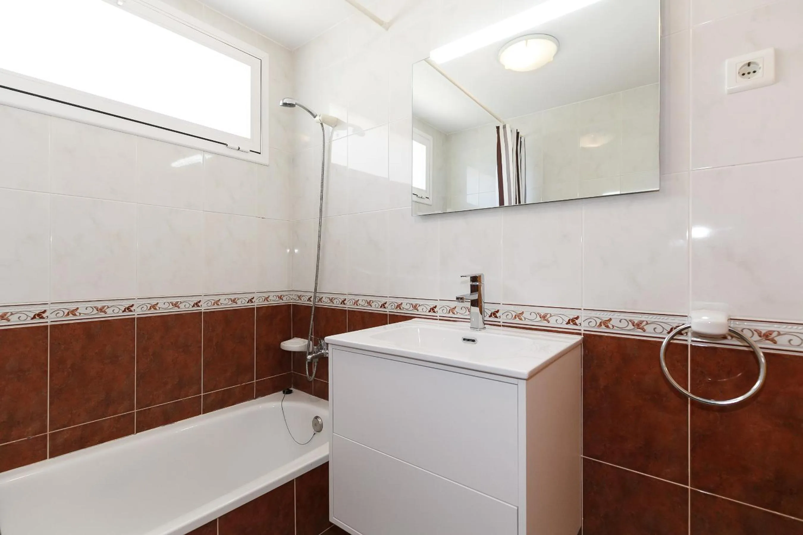 Bathroom in UHC Arco del Sol Family Complex