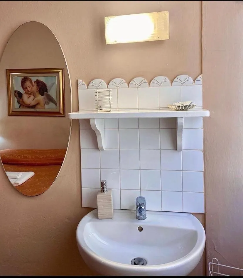 Bathroom in Hotel Dali