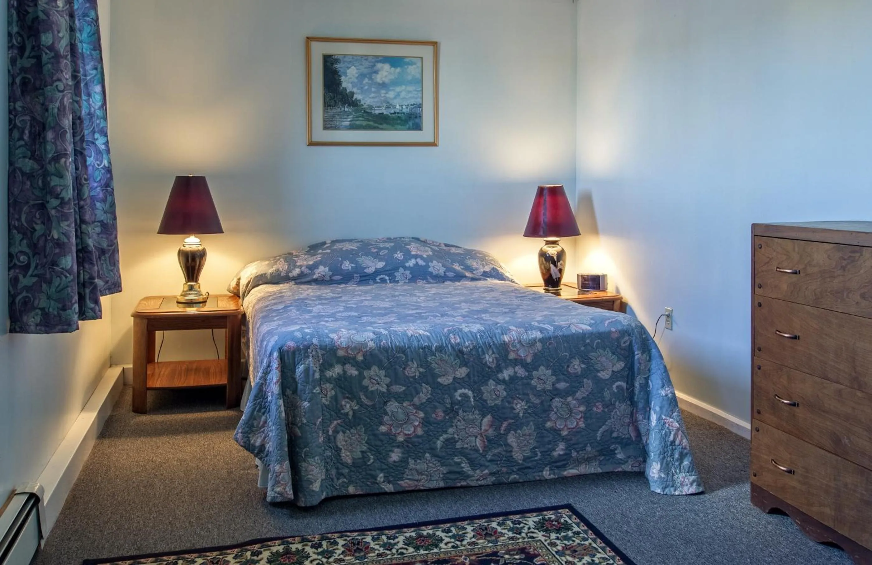 Bedroom, Bed in Waterside Apts.