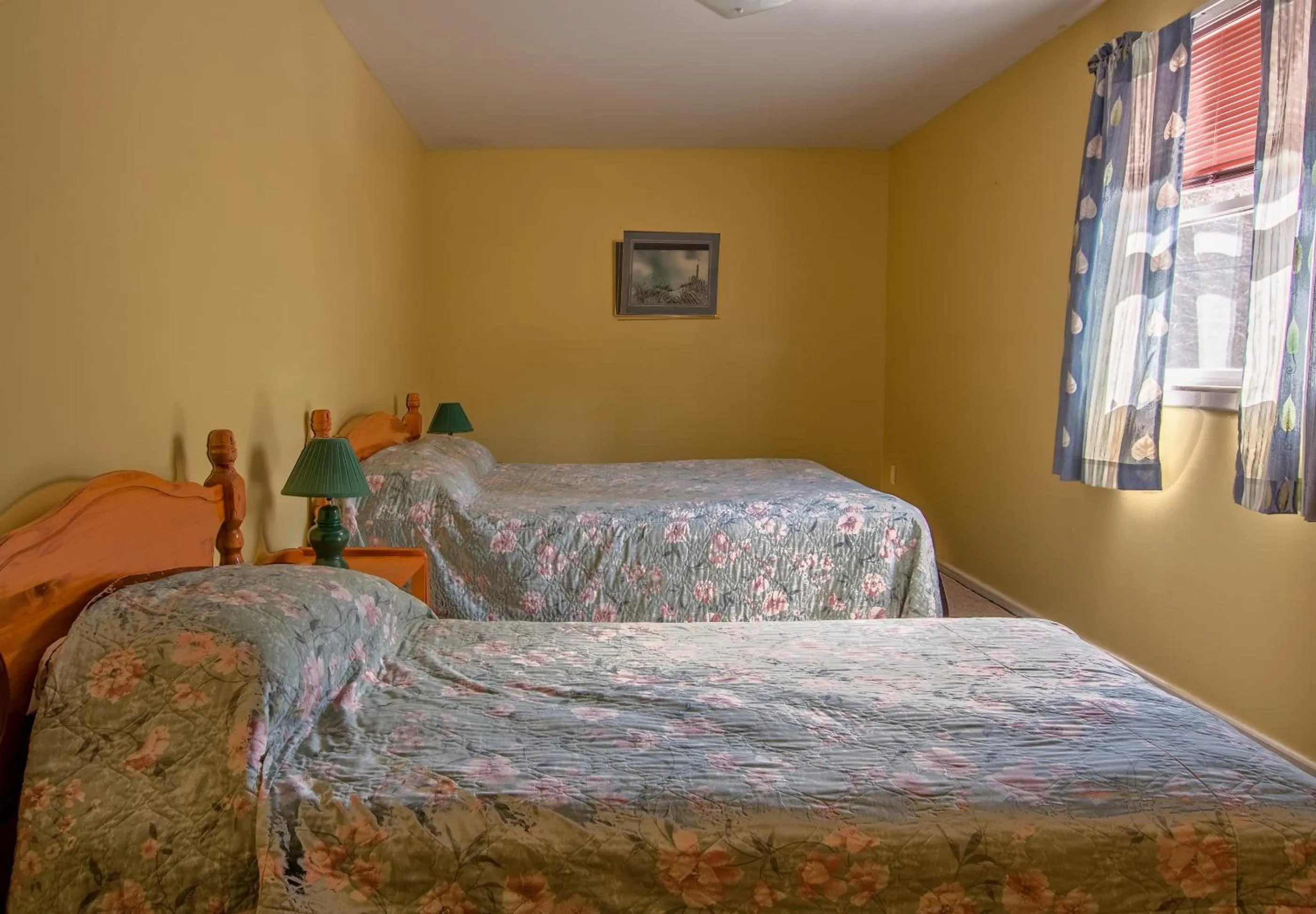 Bedroom, Bed in Waterside Apts.