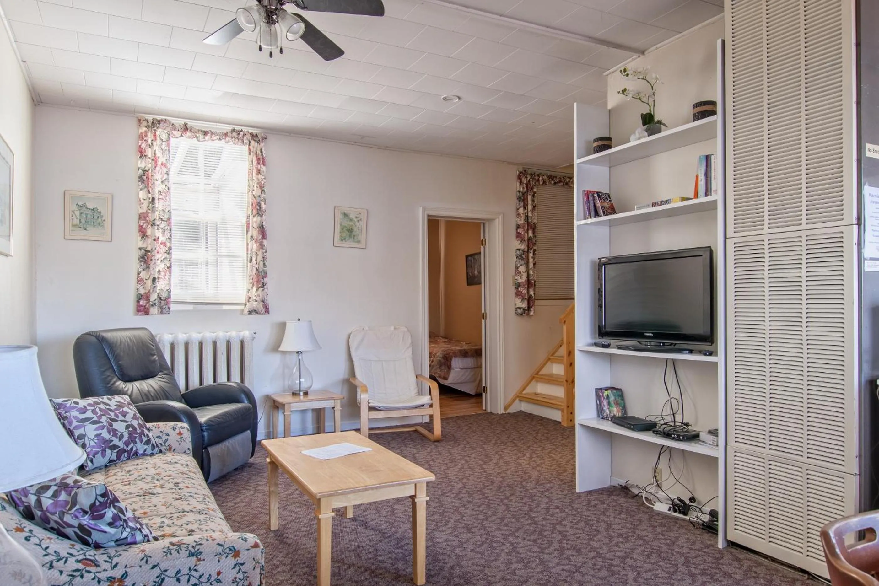 TV and multimedia in Waterside Apts.
