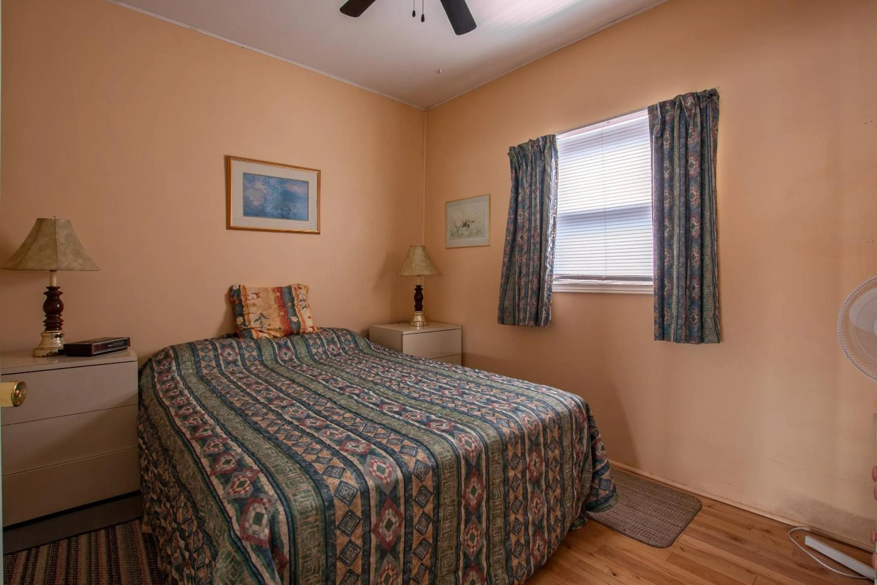 Bedroom, Bed in Waterside Apts.
