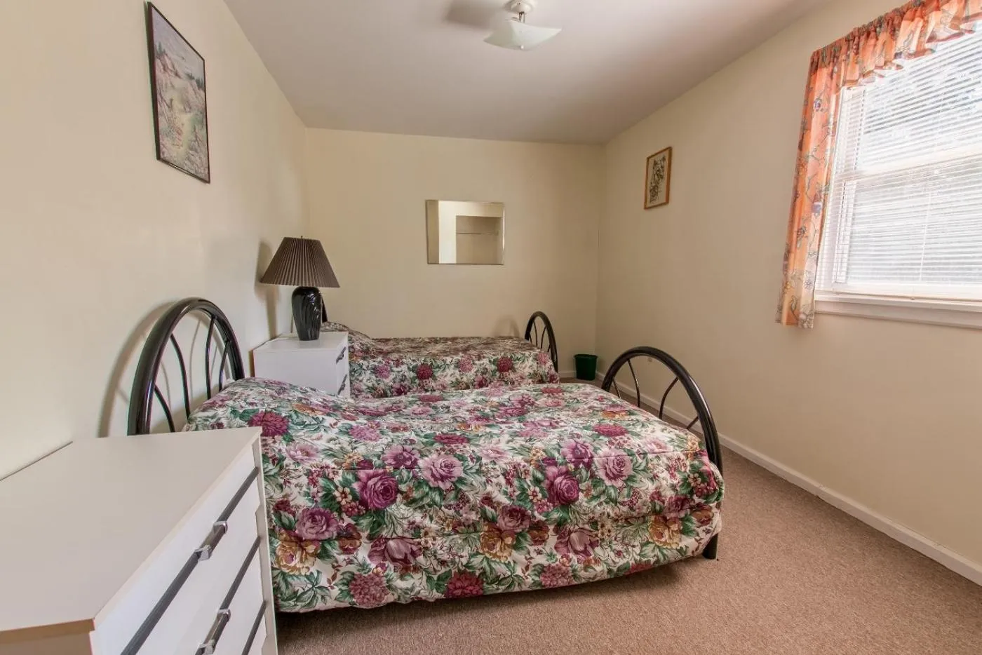 Bedroom, Bed in Waterside Apts.