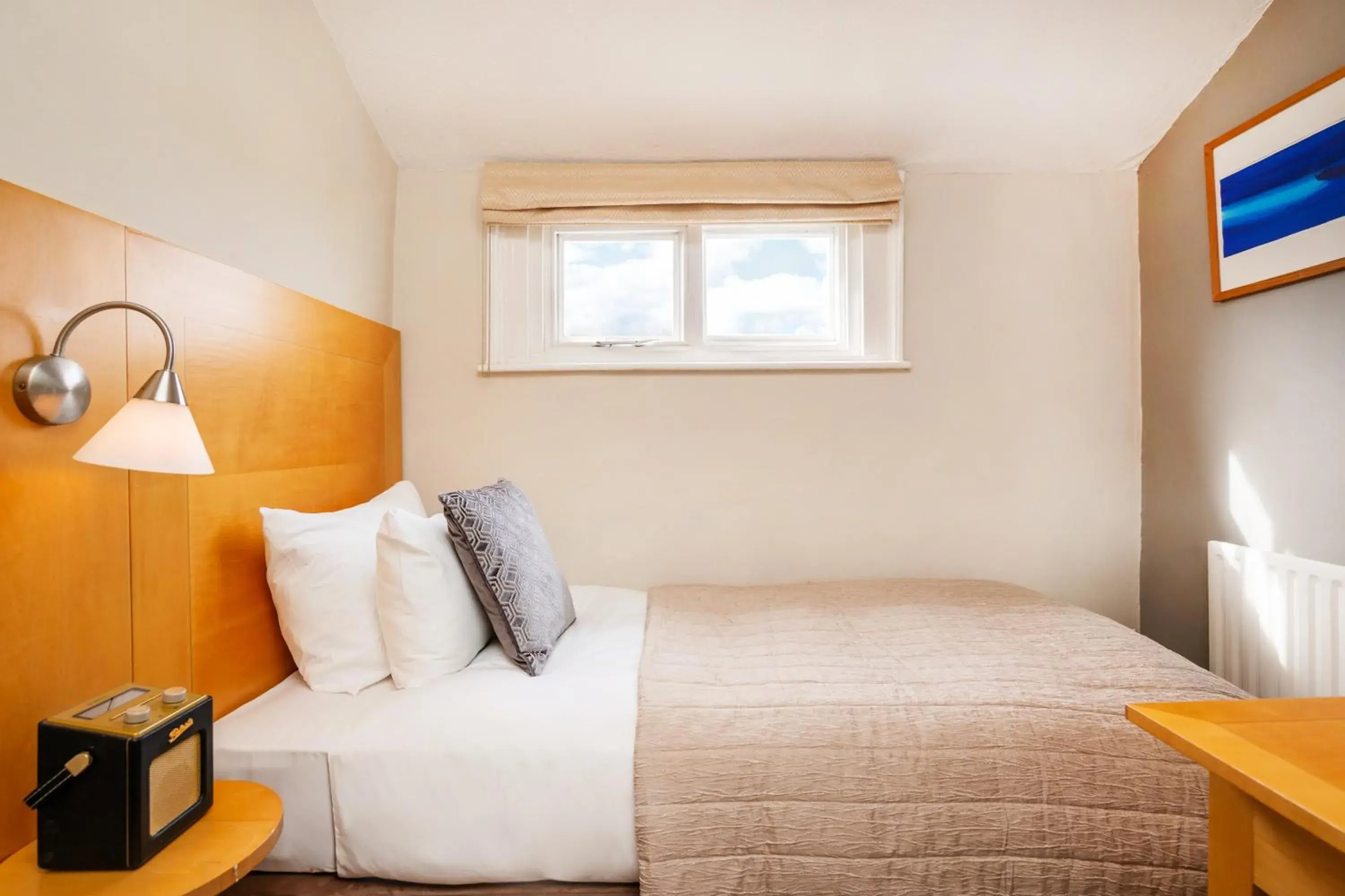 Bed in The Clifton Hotel Bristol Bed in The Clifton Hotel Bristol