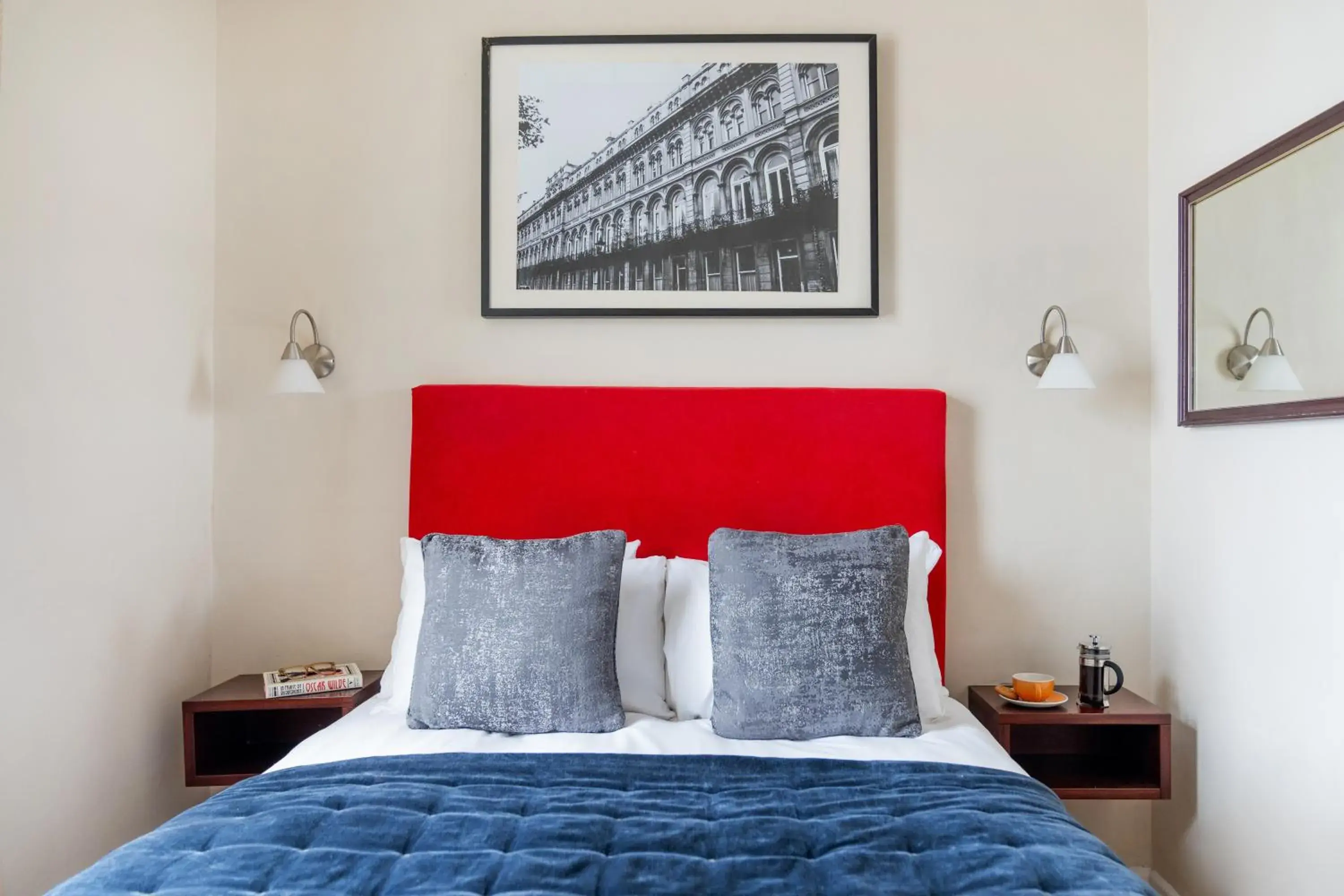 Bed in The Clifton Hotel Bristol Bed in The Clifton Hotel Bristol