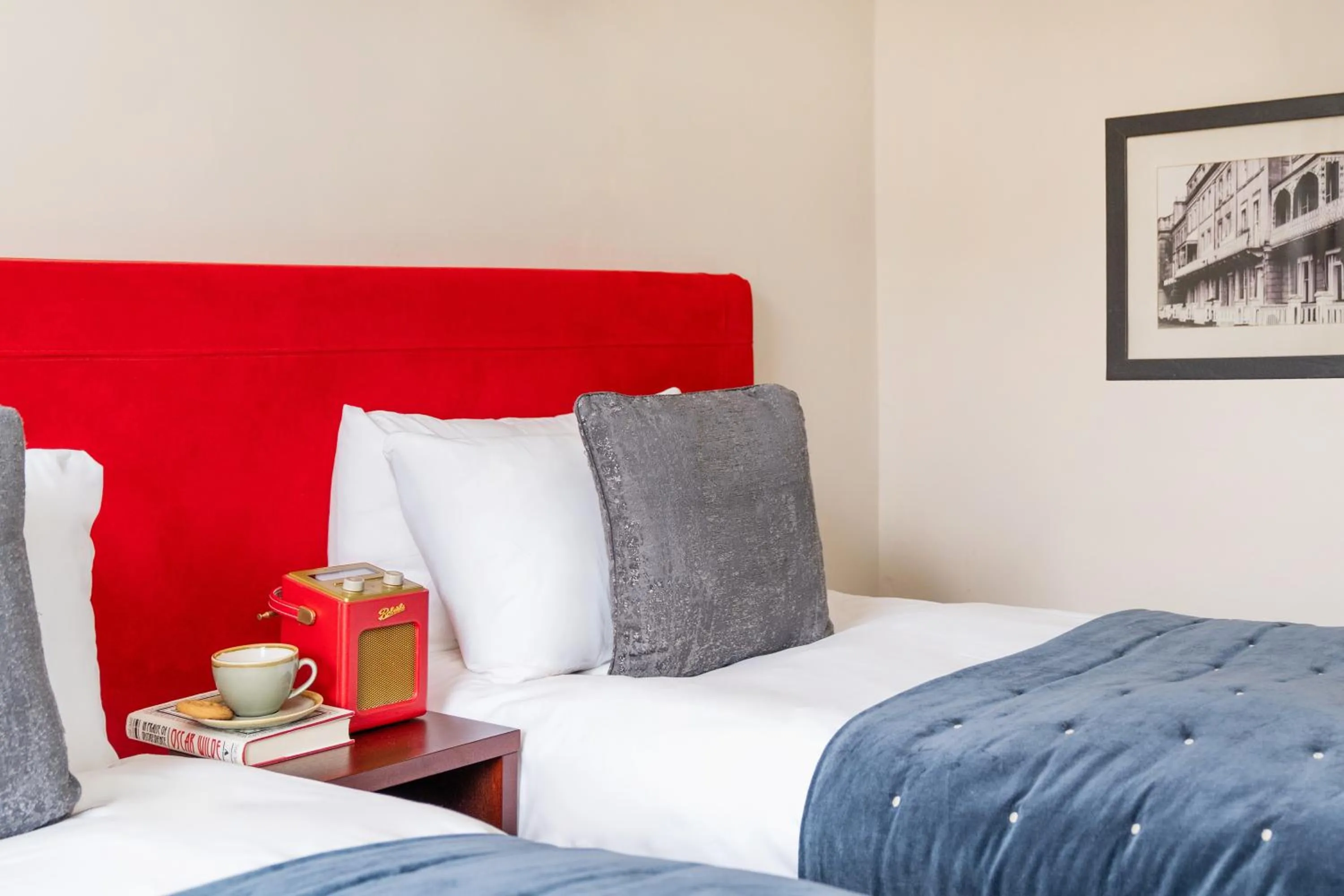 Bed in The Clifton Hotel Bristol