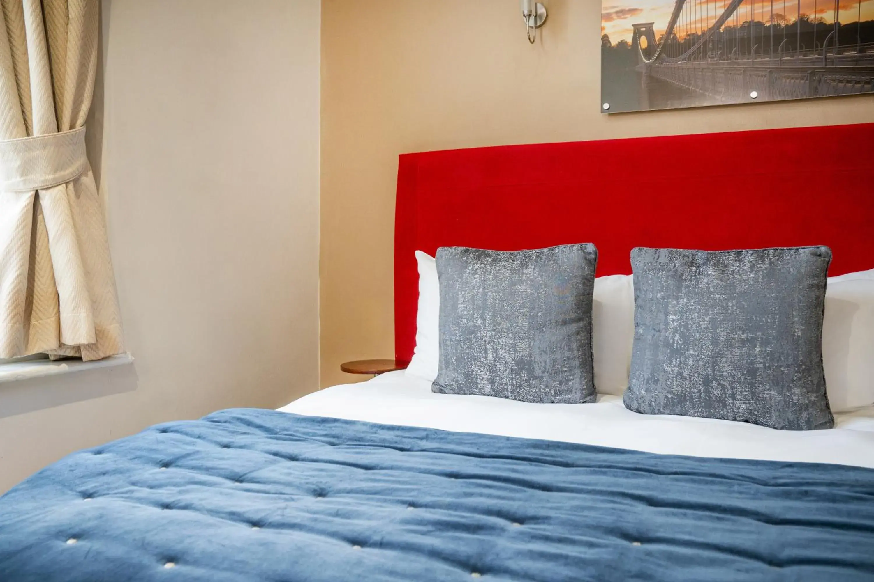 Bed in The Clifton Hotel Bristol Bed in The Clifton Hotel Bristol