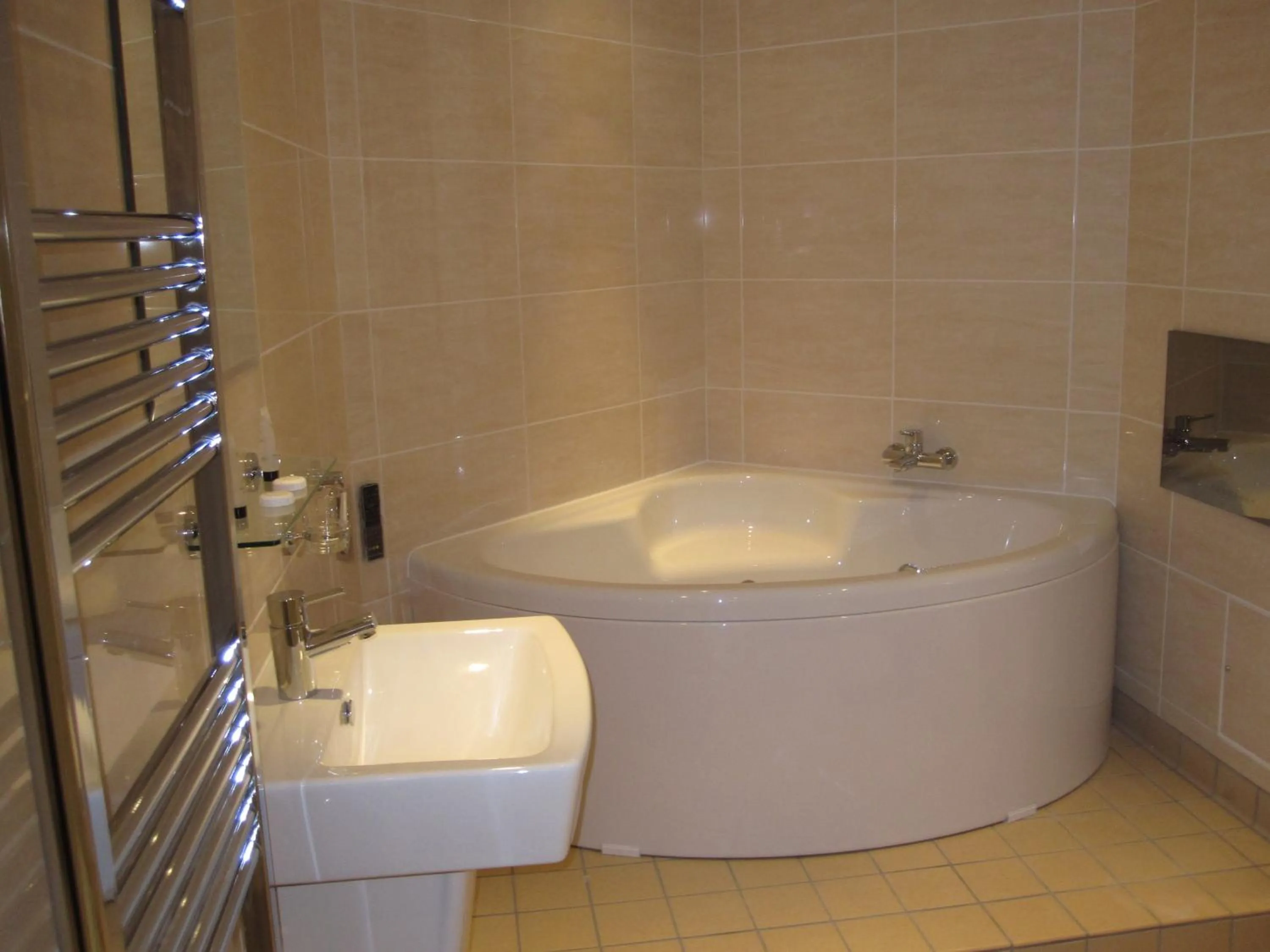 Bathroom in Clifton Lodge Hotel